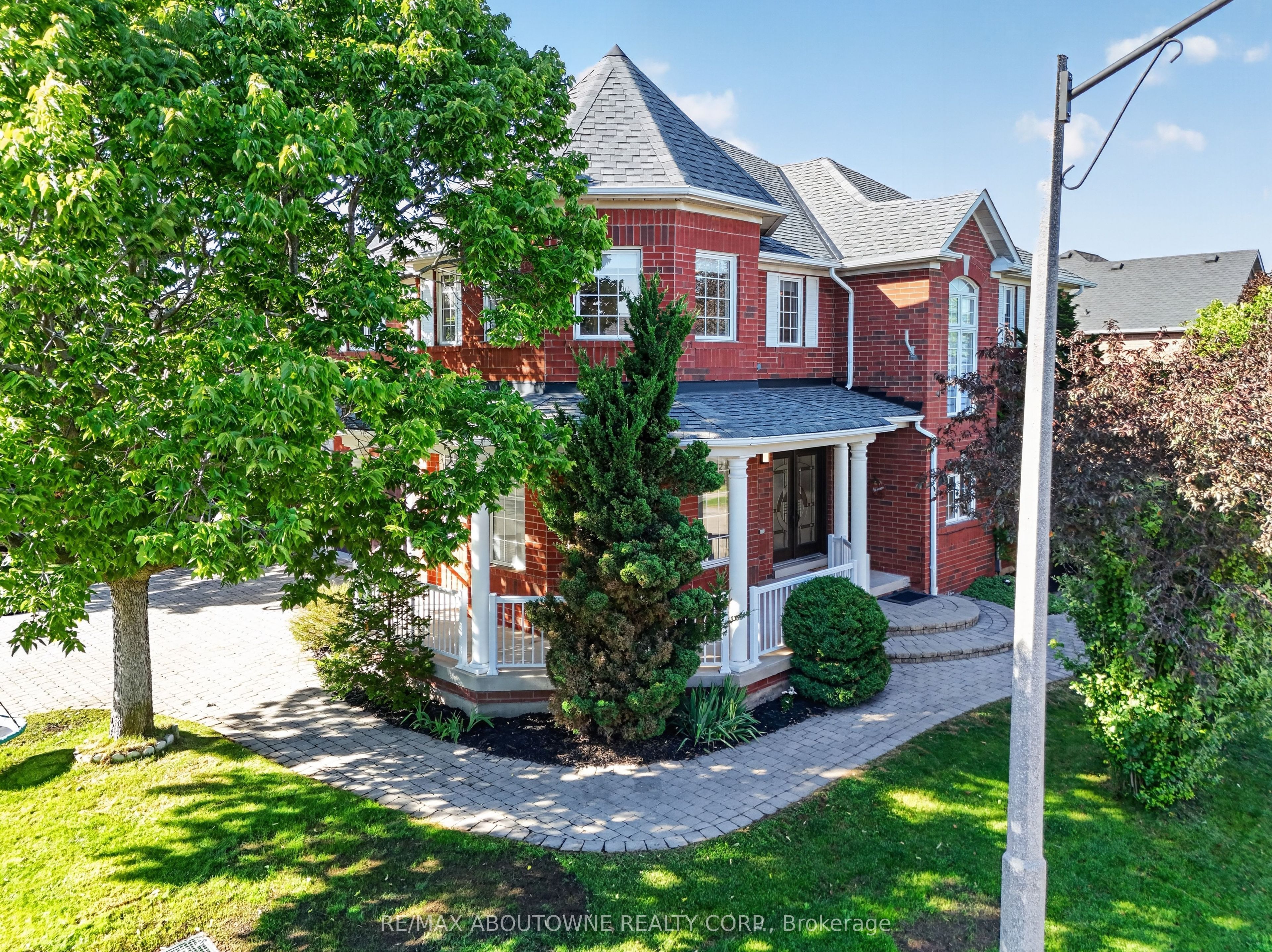 2201 Lapsley Crescent, Oakville, ON L6M 4V2 photo 3