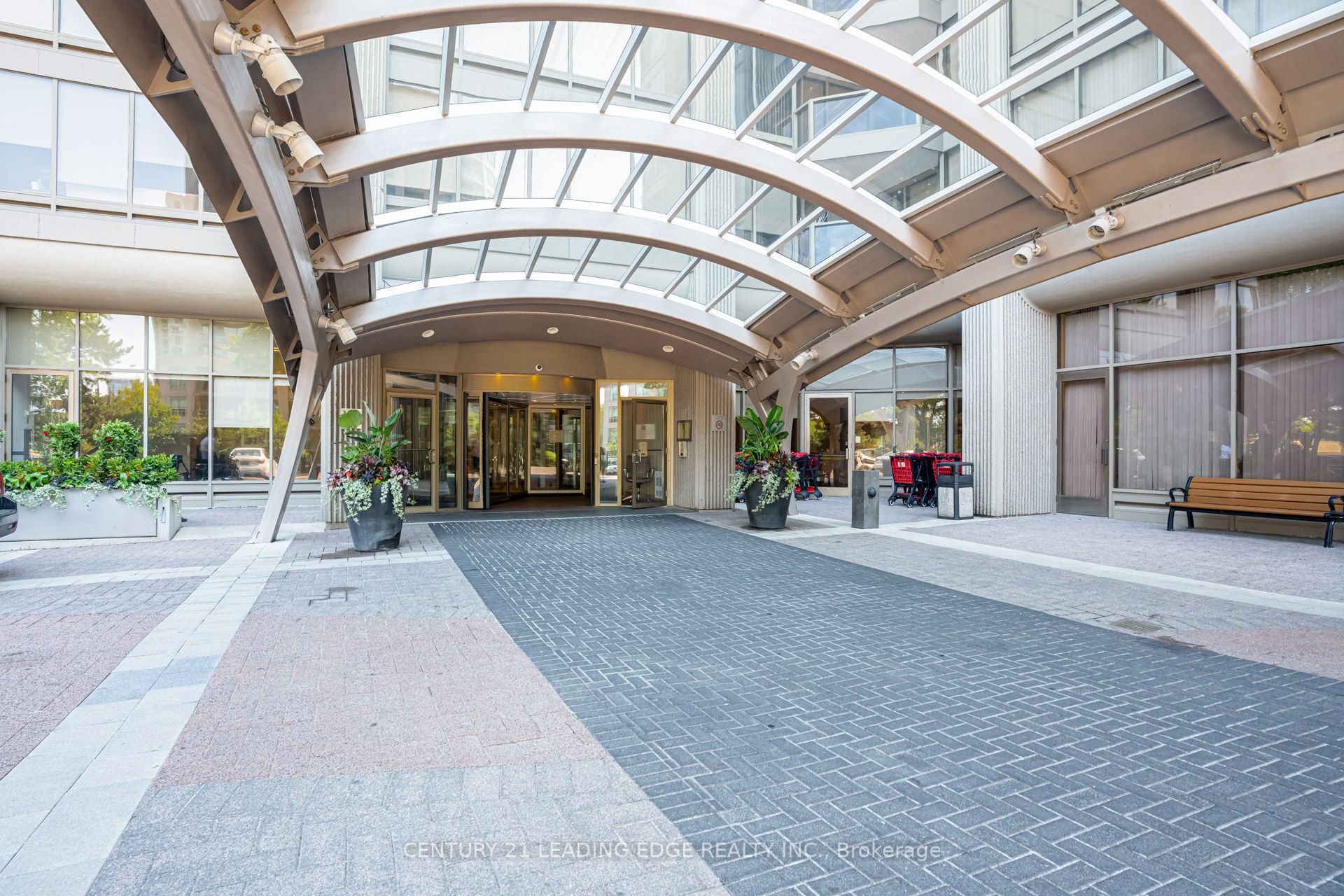 2045 Lake Shore Boulevard W 3706, Toronto, ON M8V 2Z6 photo 2