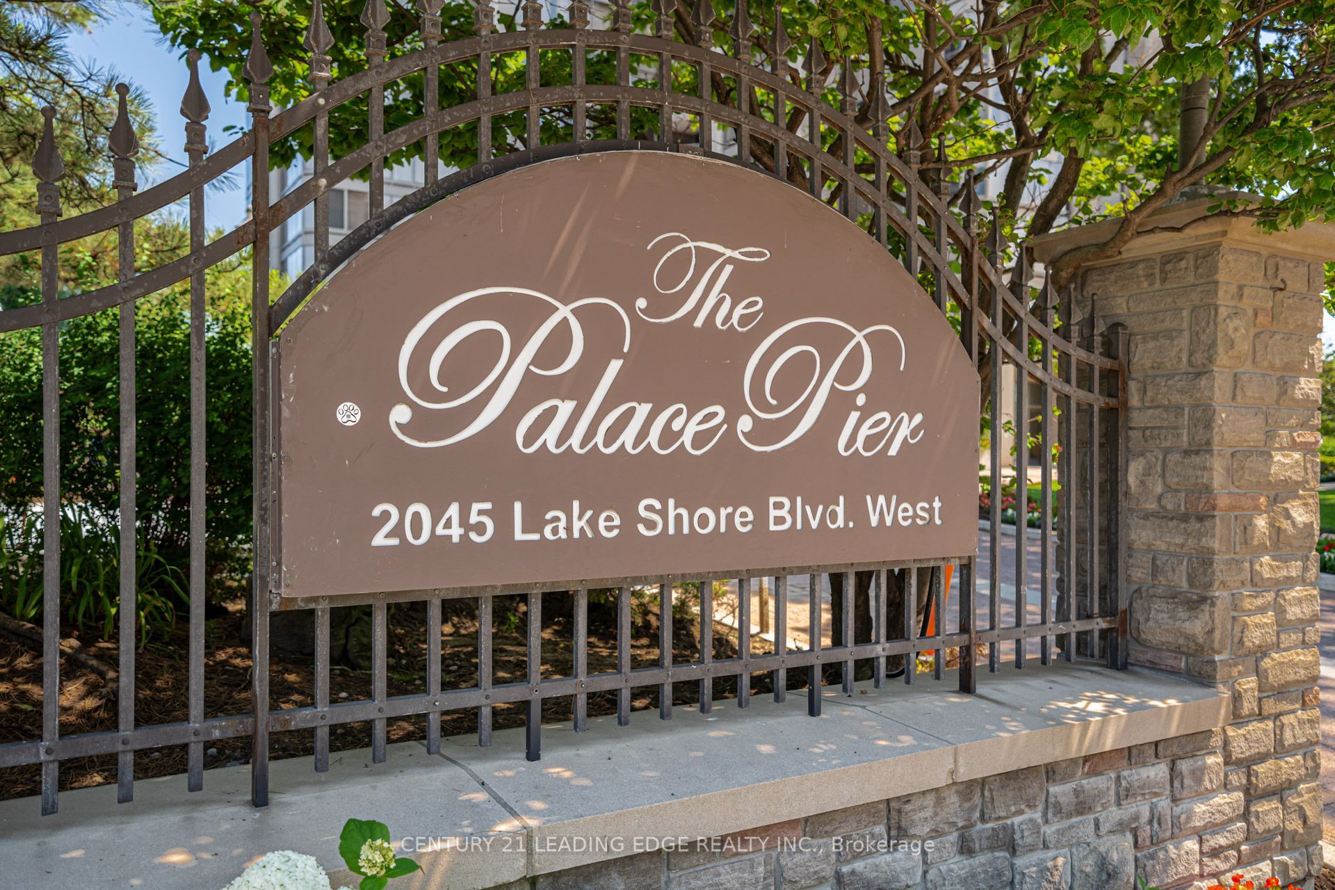 2045 Lake Shore Boulevard W 3706, Toronto, ON M8V 2Z6 photo 3
