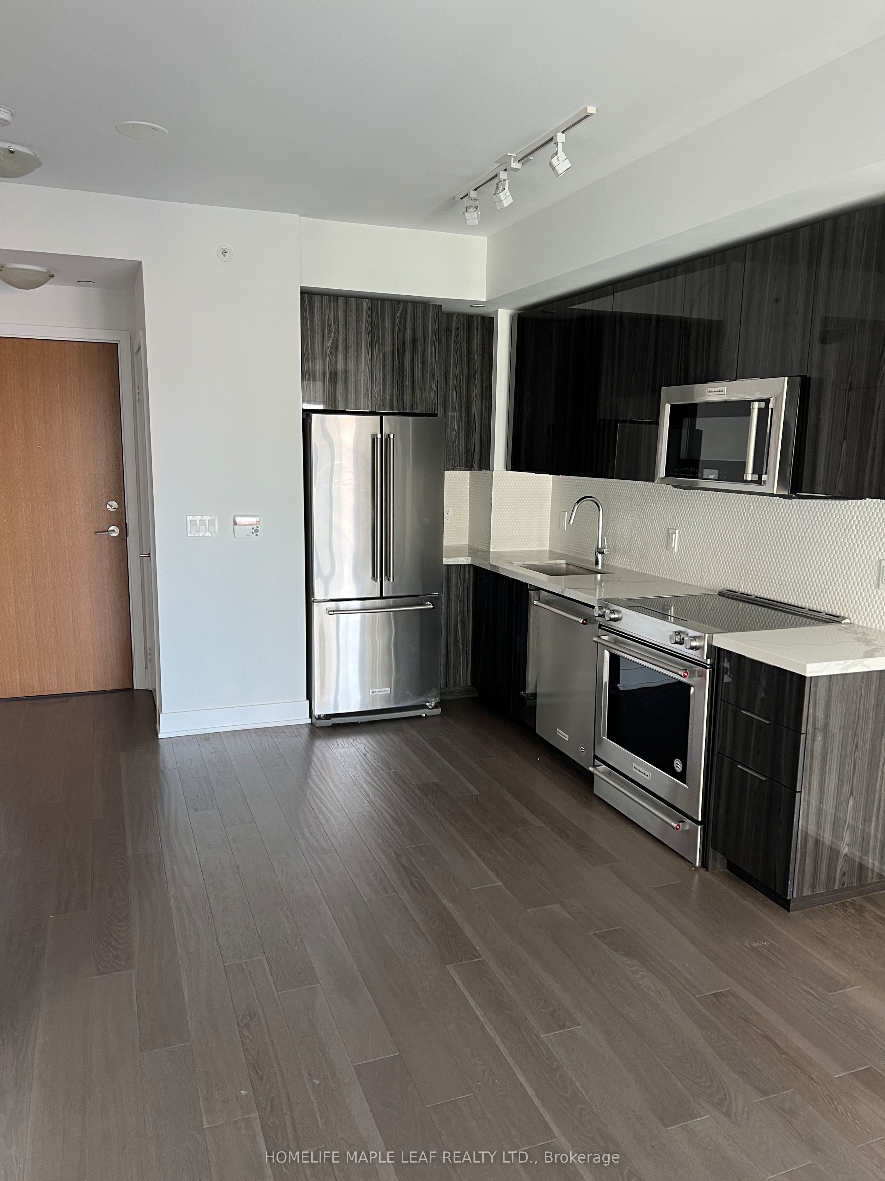 30 Shore Breeze Drive 2114, Toronto, ON M8V 0J1 photo 2