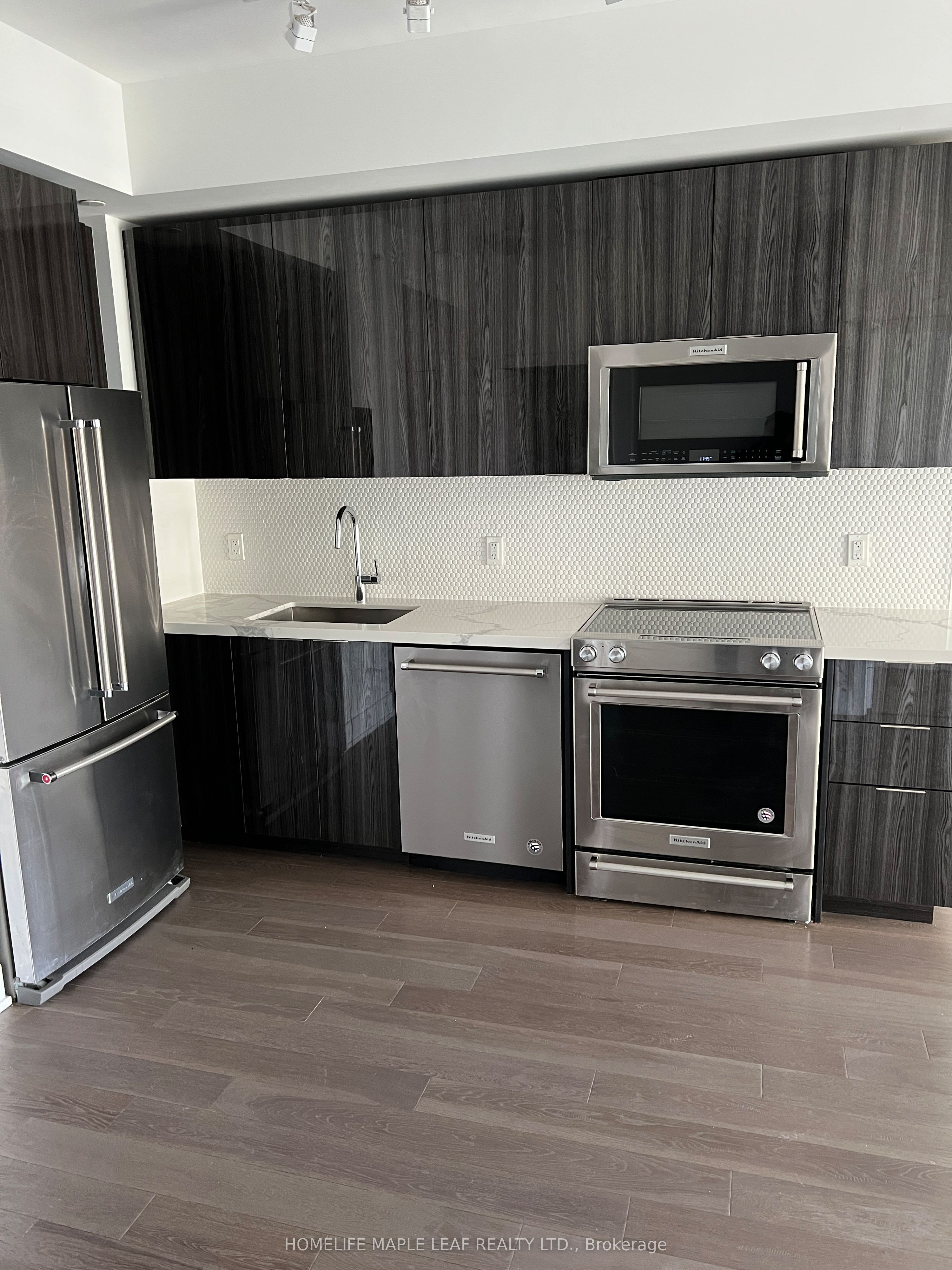 30 Shore Breeze Drive 2114, Toronto, ON M8V 0J1 photo 3