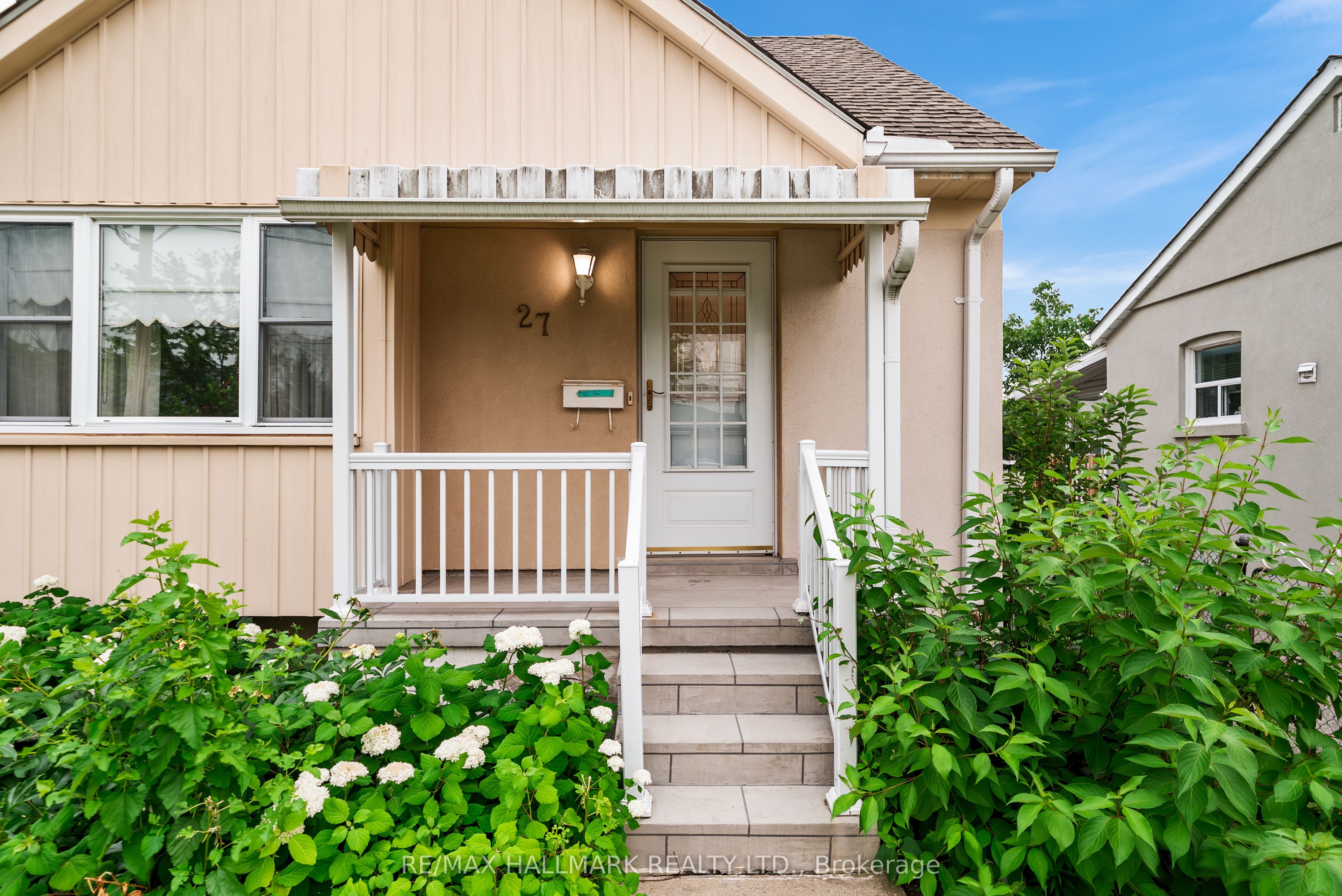 27 Sunray Crescent, Toronto, ON M3M 2C4 photo 5