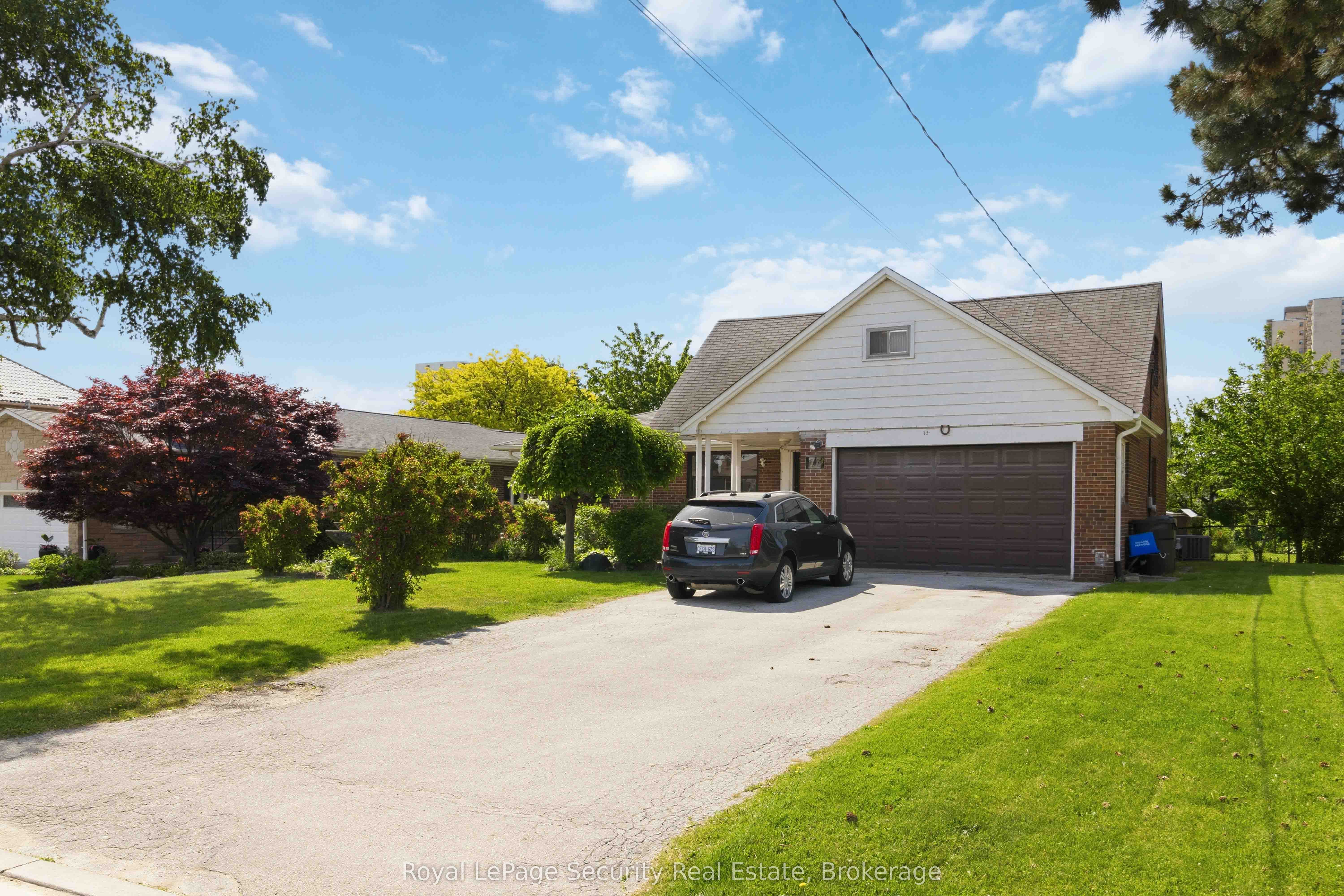 73 St Andrews Boulevard, Toronto, ON M9R 1W4 photo 2