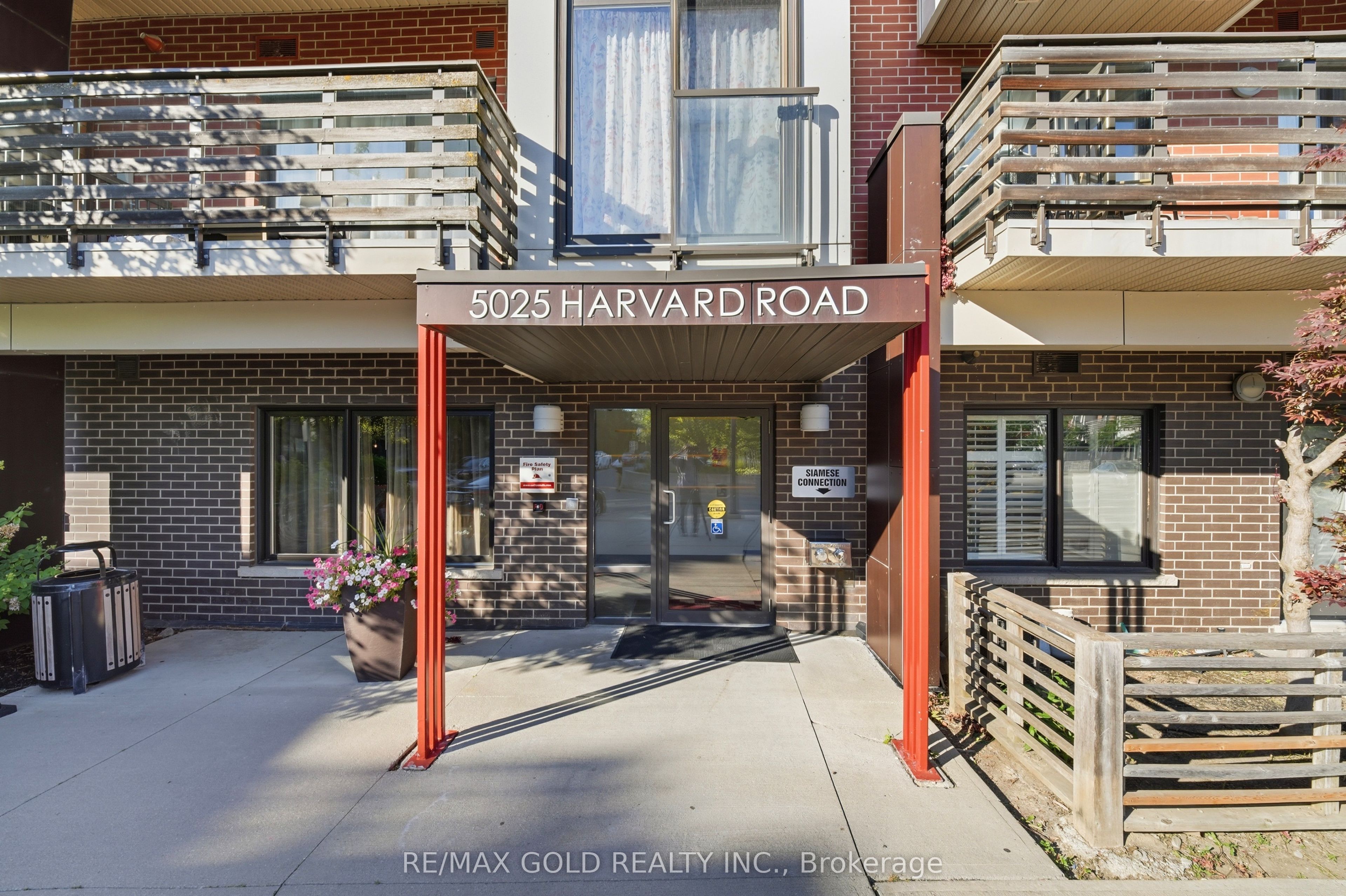 5025 Harvard Road 211, Mississauga, ON L5M 0W6 photo 2