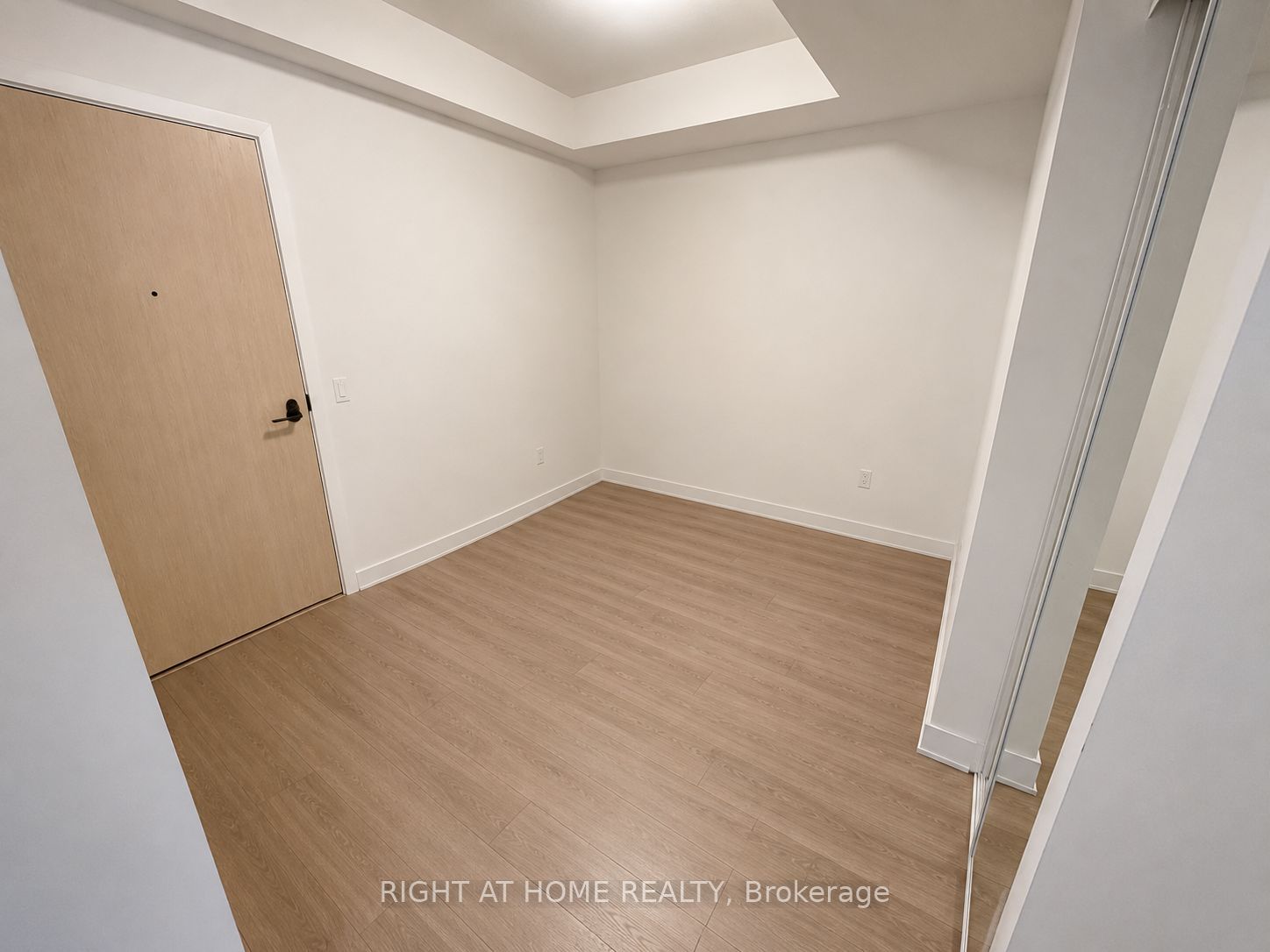 60 George Butchart Drive 513, Toronto, ON M3K 0E1 photo 2