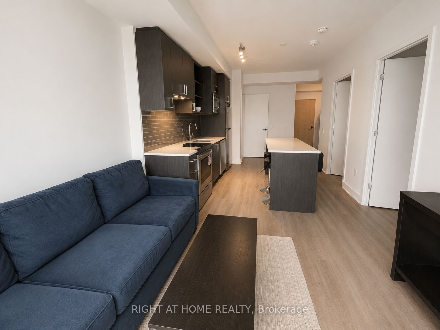 60 George Butchart Drive 513, Toronto, ON M3K 0E1 photo 4