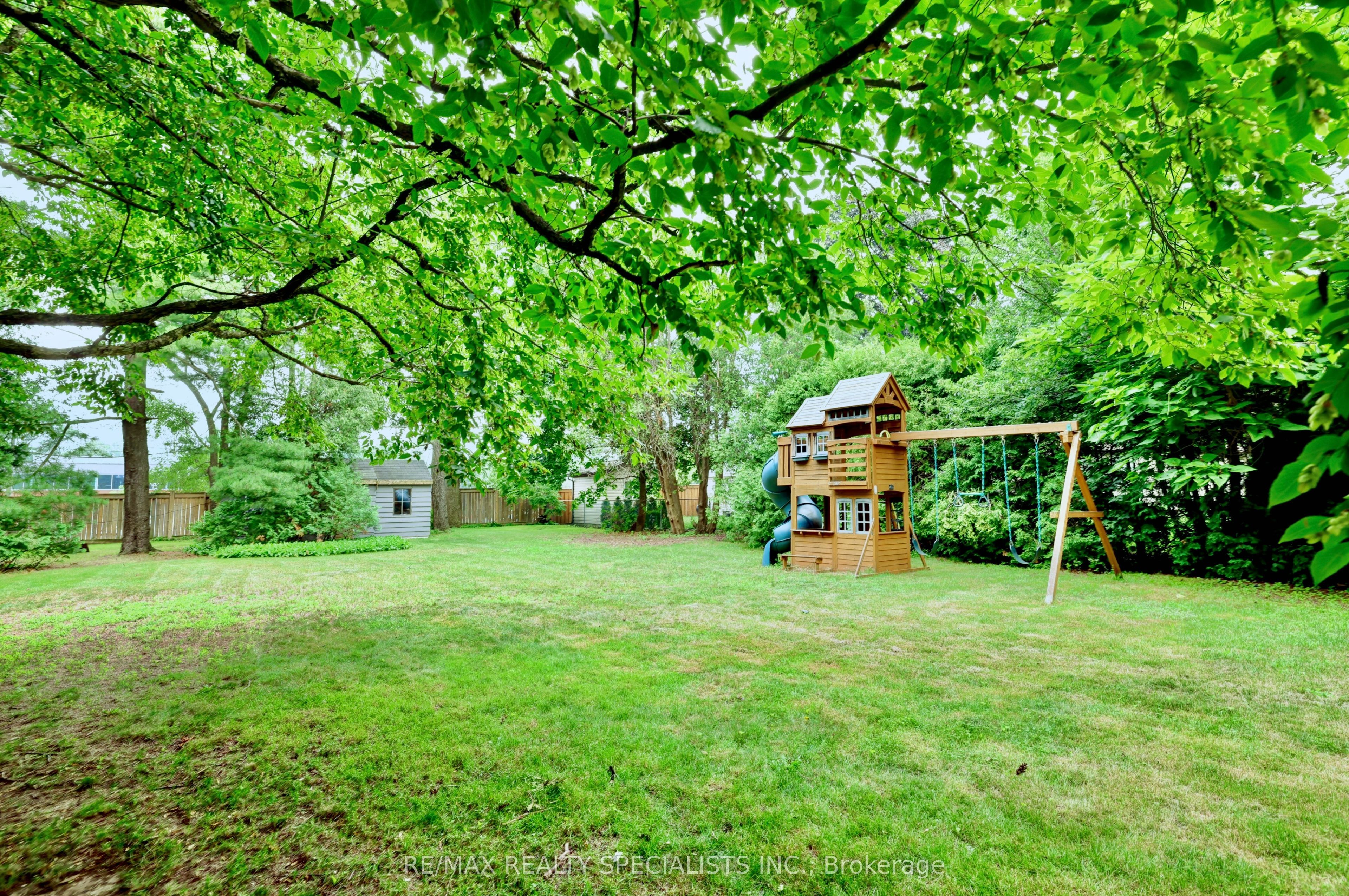 406 Christina Drive, Oakville, ON L6K 1H6 photo 4