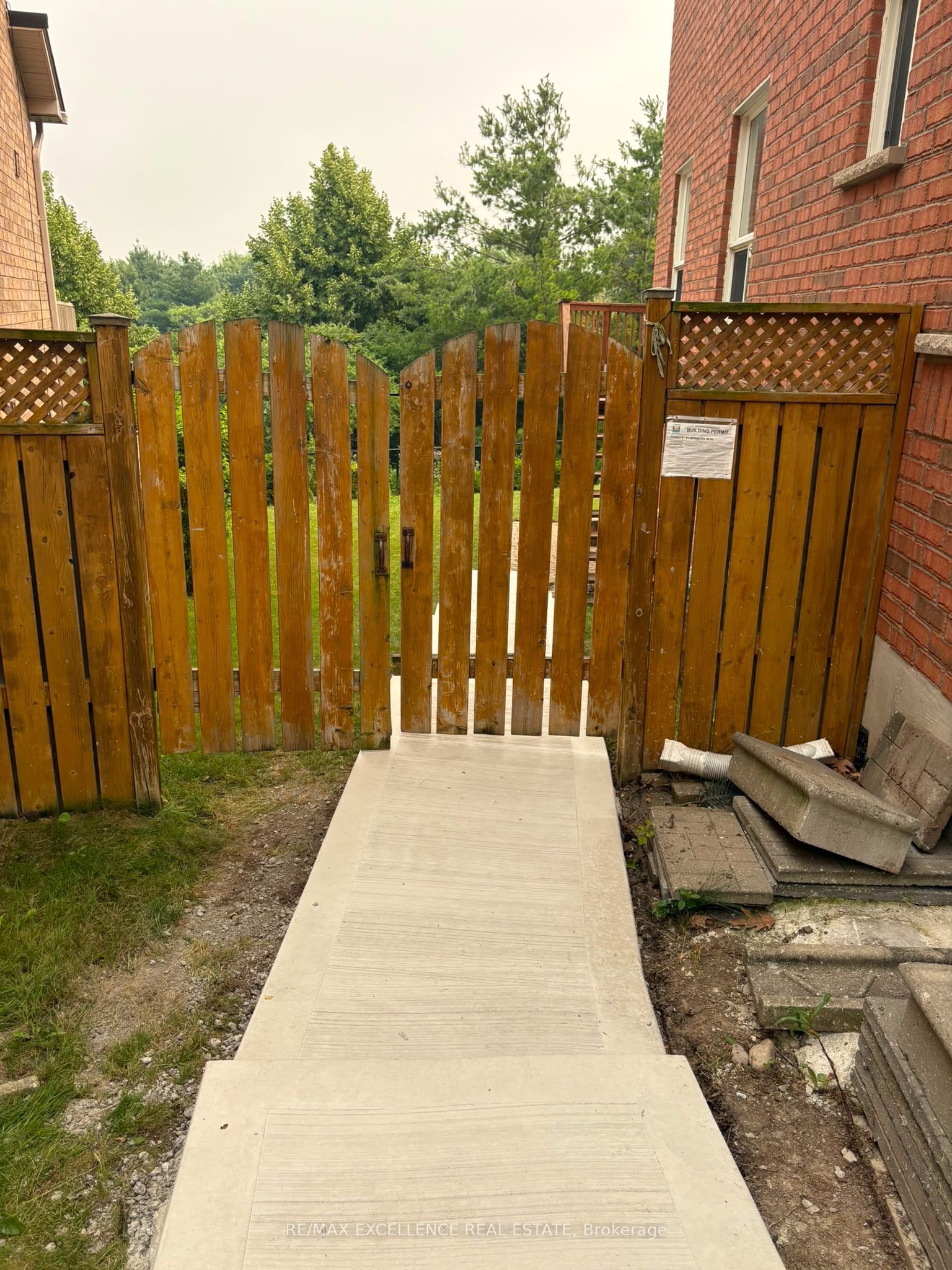 38 Dells Crescent Basement, Brampton, ON L7A 2K4 photo 2