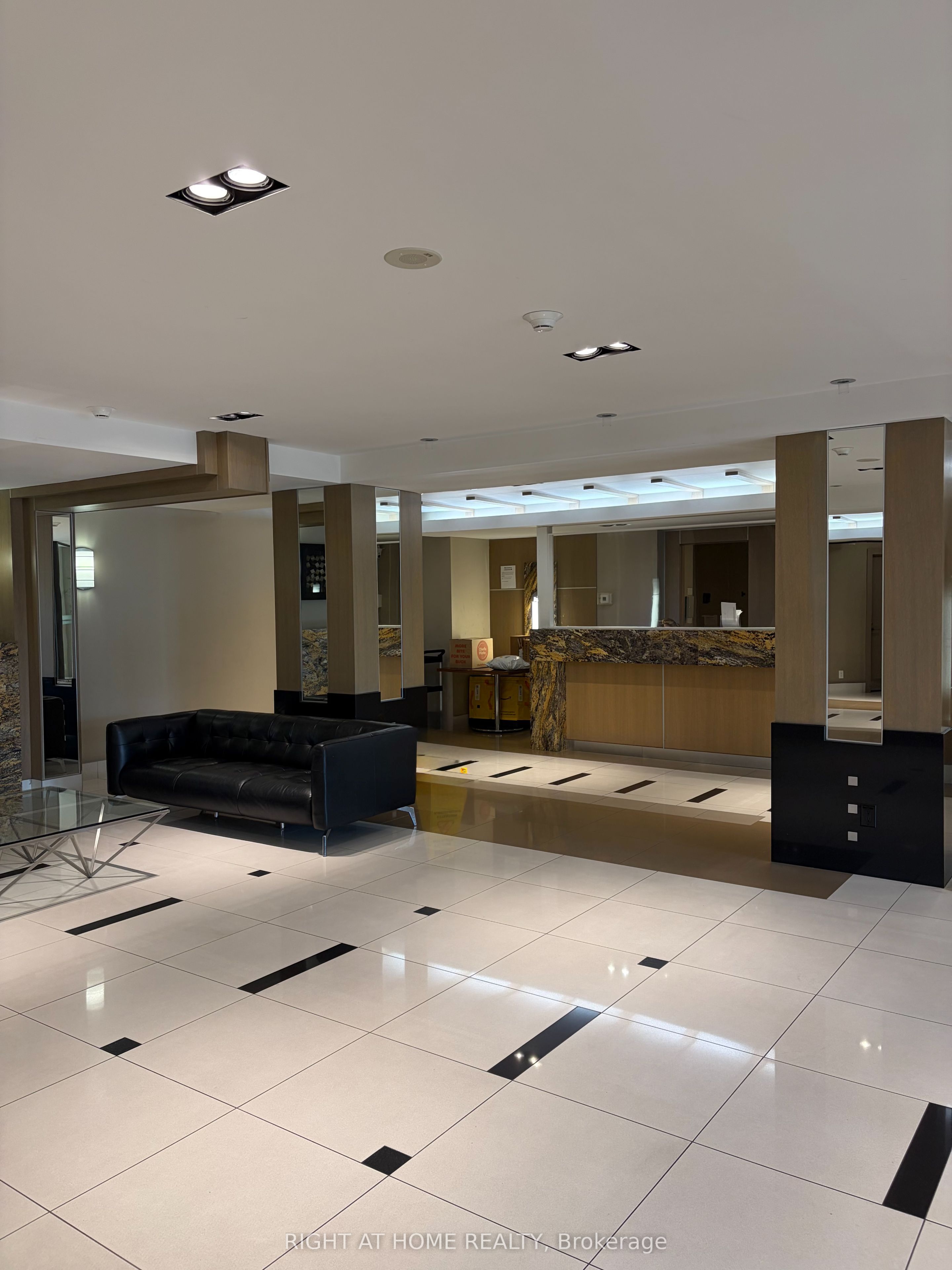 1060 Sheppard Avenue W 909, Toronto, ON M3J 0G7 photo 2