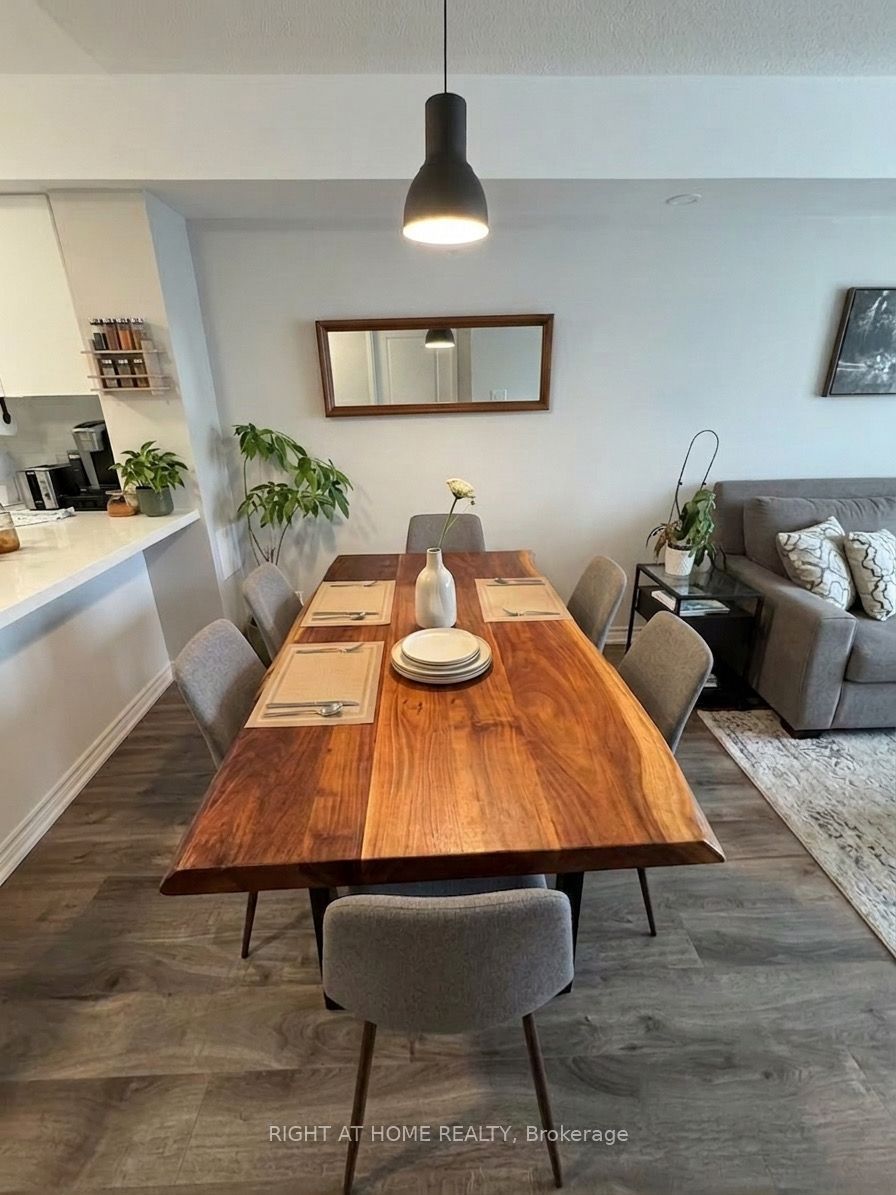 1060 Sheppard Avenue W 909, Toronto, ON M3J 0G7 photo 5