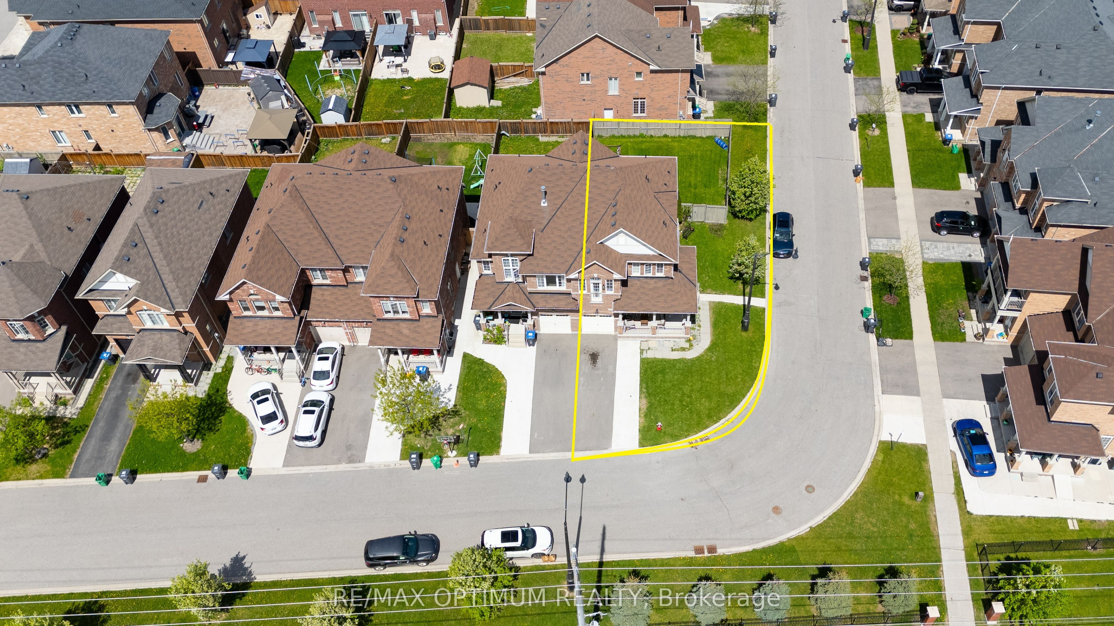 39 Divinity Circle, Brampton, ON L7A 3Y4