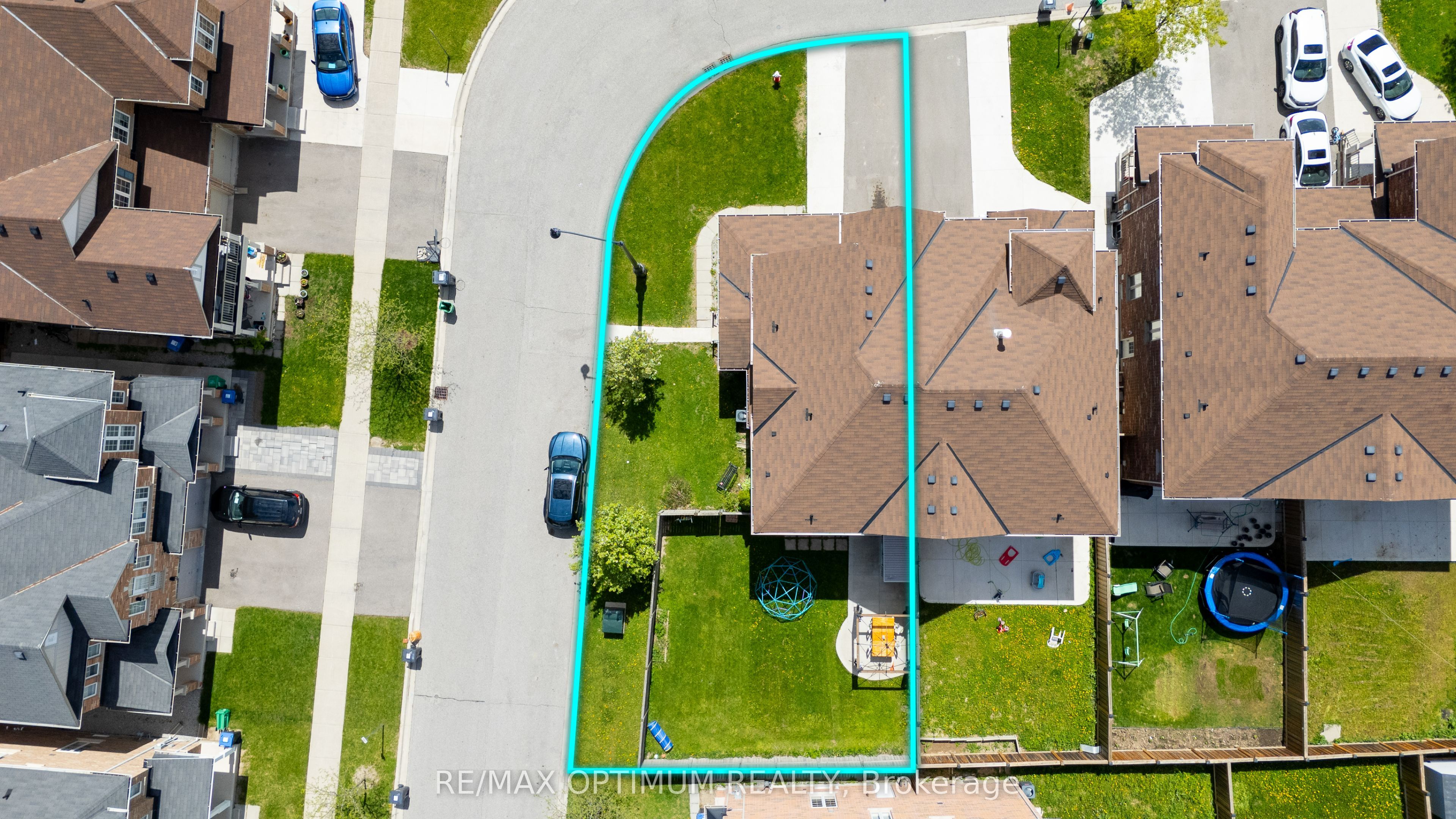 39 Divinity Circle, Brampton, ON L7A 3Y4 photo 2