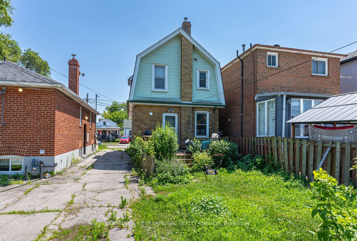 4 Marshall Boulevard, Toronto, ON M6N 2R7 photo 5