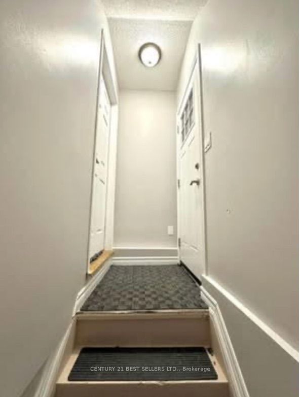5874 Sidmouth Street Basement, Mississauga, ON L5V 2J9 photo 3