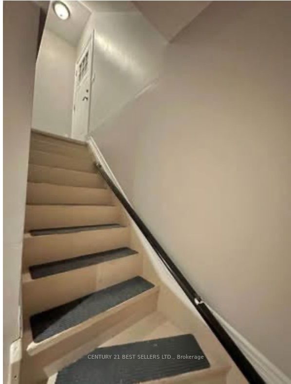 5874 Sidmouth Street Basement, Mississauga, ON L5V 2J9 photo 4