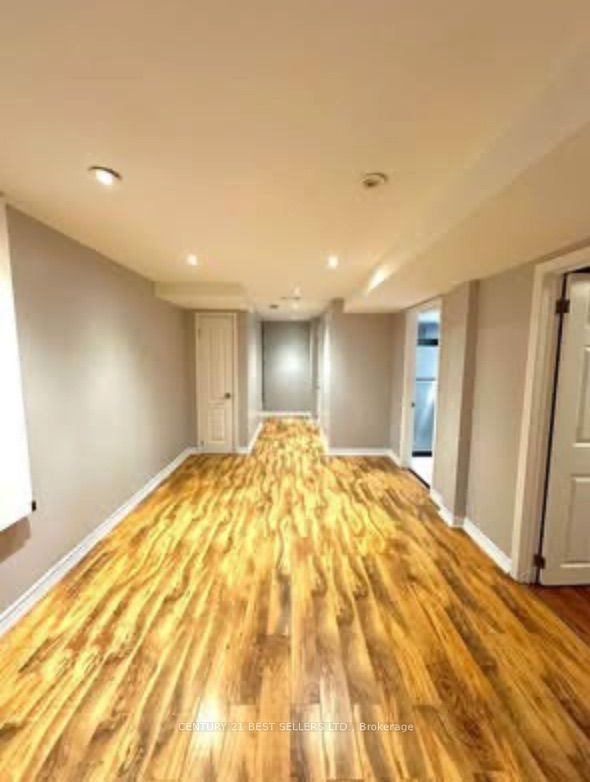 5874 Sidmouth Street Basement, Mississauga, ON L5V 2J9 photo 5