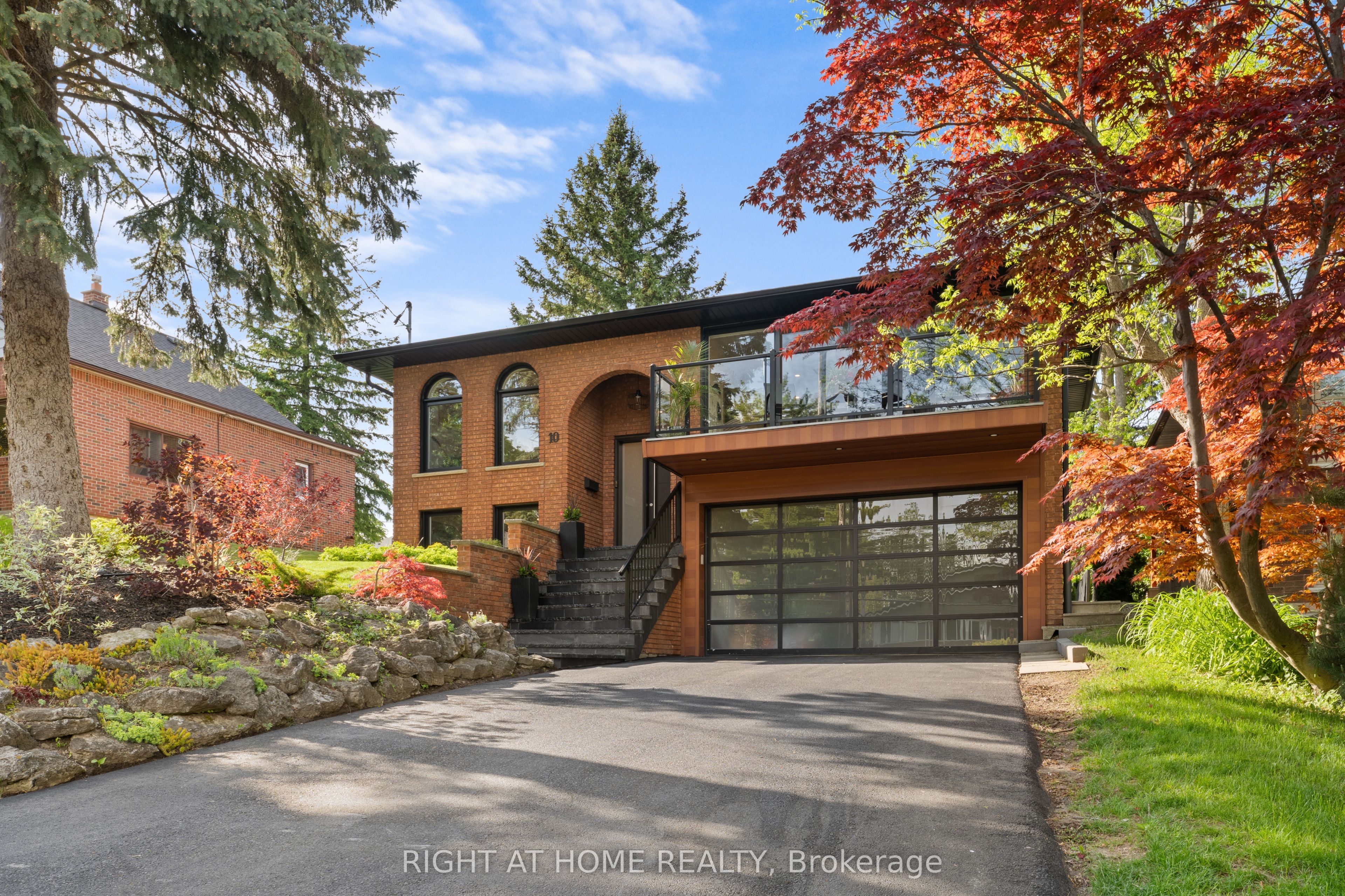 10 Wingrove Hill, Toronto, ON M9B 2C6