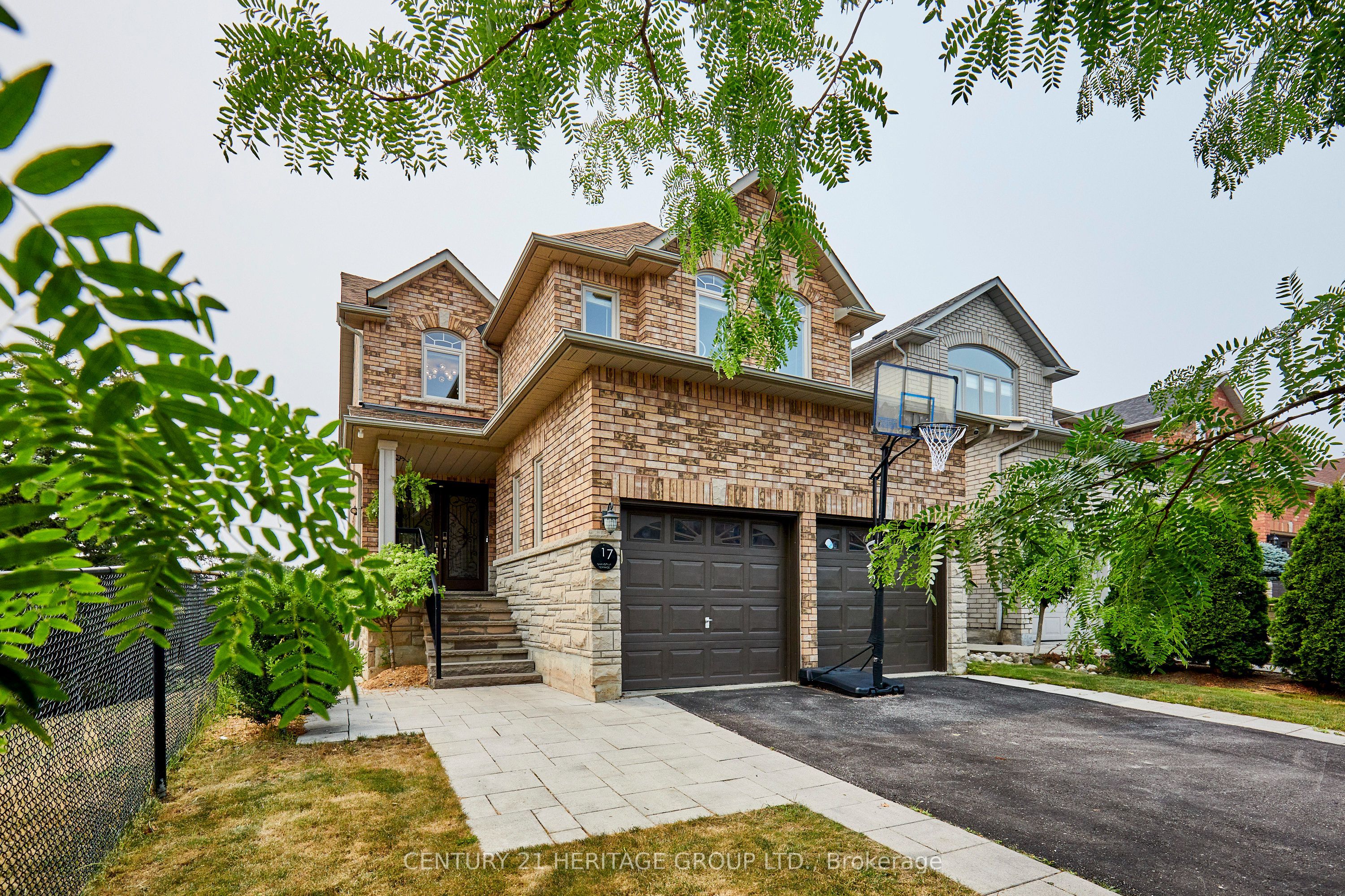 17 Shangrila Terrace, Caledon, ON L7E 2N2 photo 2