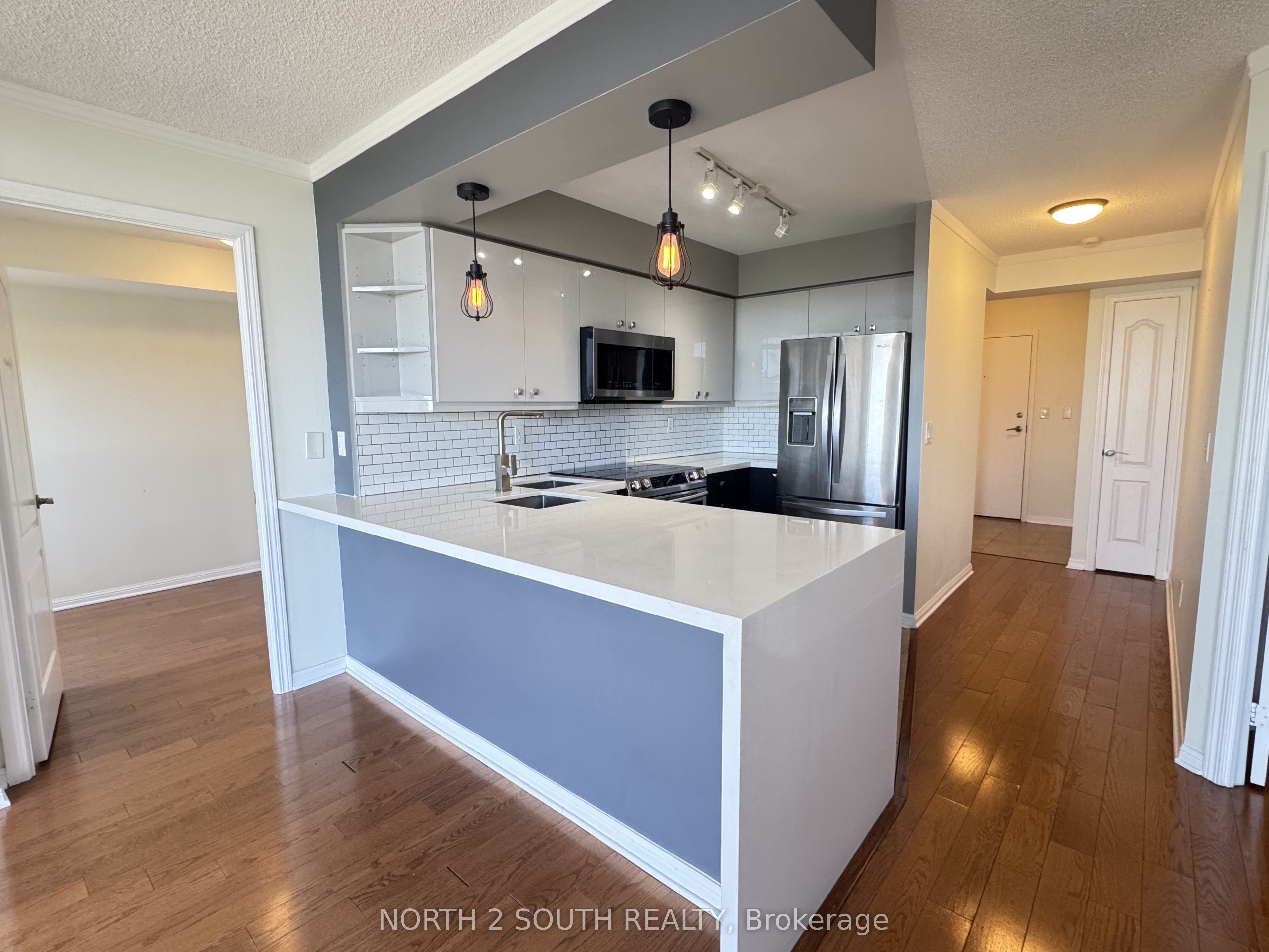 1150 Parkwest Place 1002, Mississauga, ON L5E 3K4