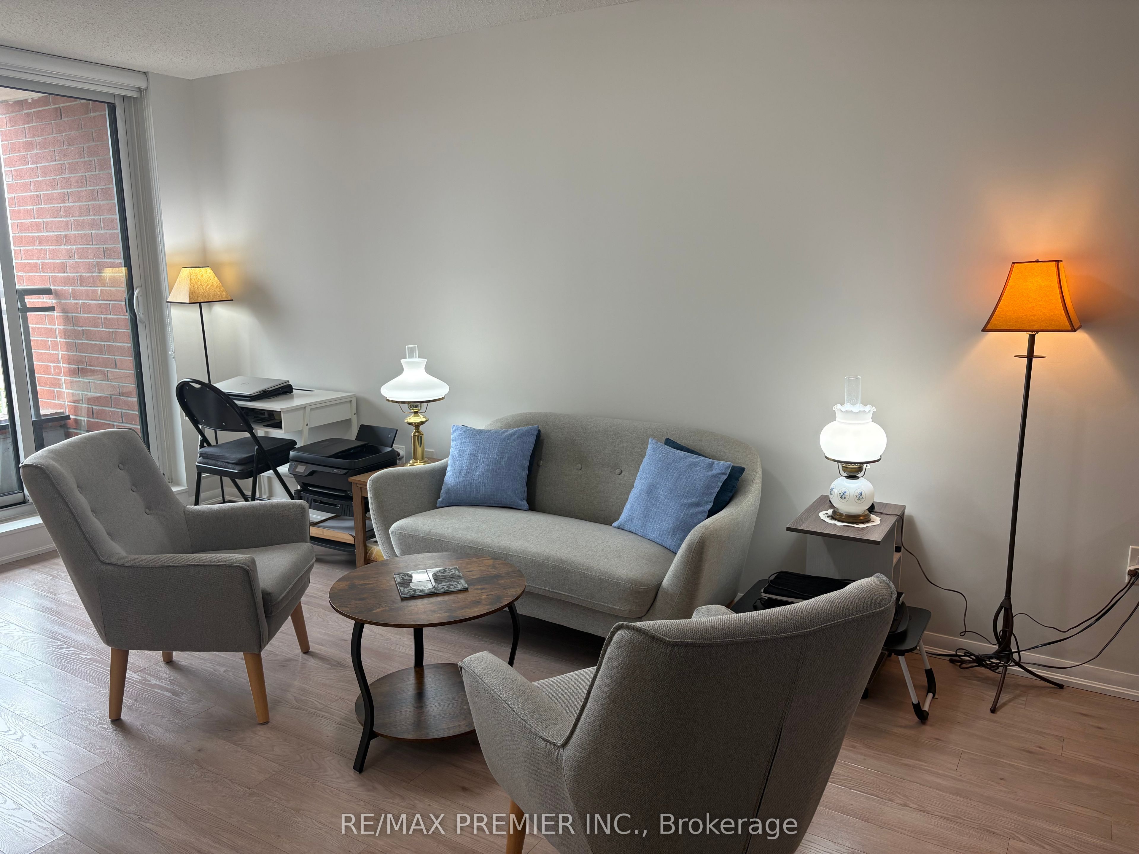 800 Lawrence Avenue W 406, Toronto, ON M6A 0B1 photo 4