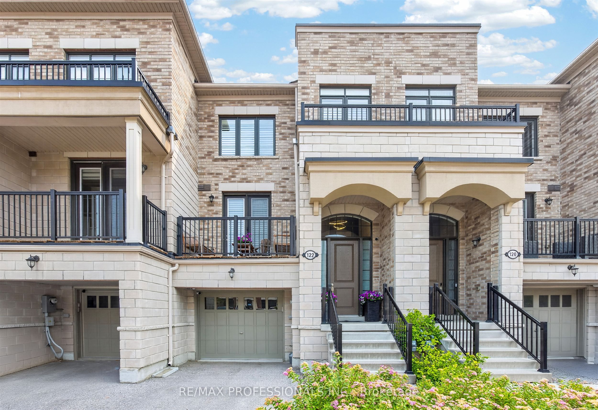 122 Thomas Fisher Drive, Toronto, ON M8Z 0E4 photo 4