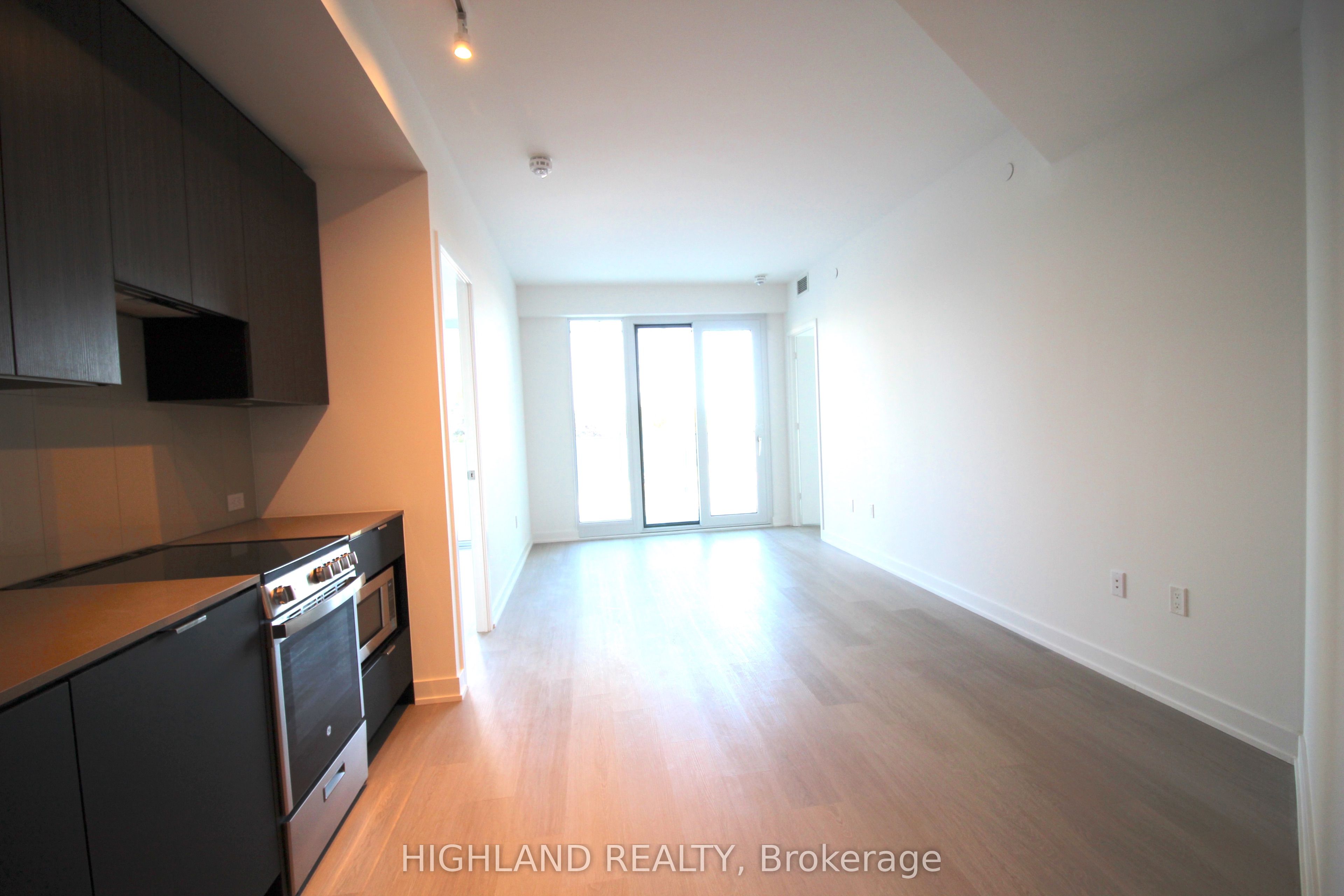 3883 Quartz Road 206, Mississauga, ON L5B 4M6 photo 2