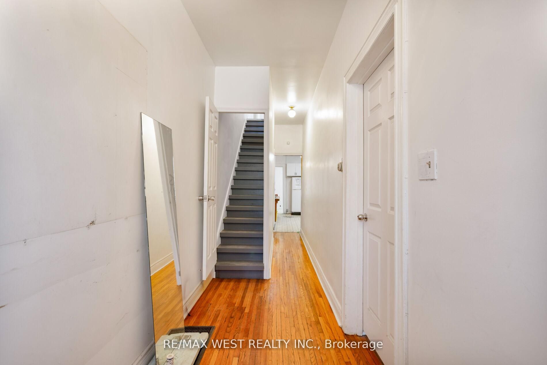 39 Noble Street, Toronto, ON M6K 2C7 photo 3