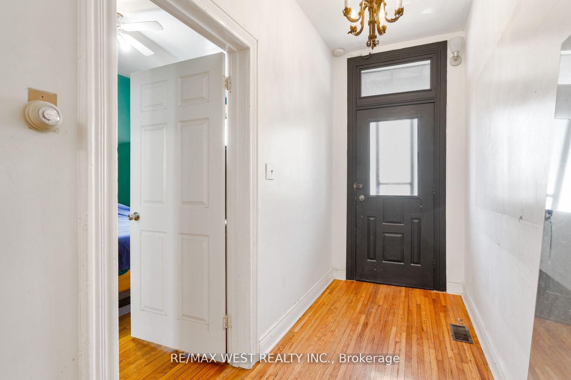 39 Noble Street, Toronto, ON M6K 2C7 photo 4