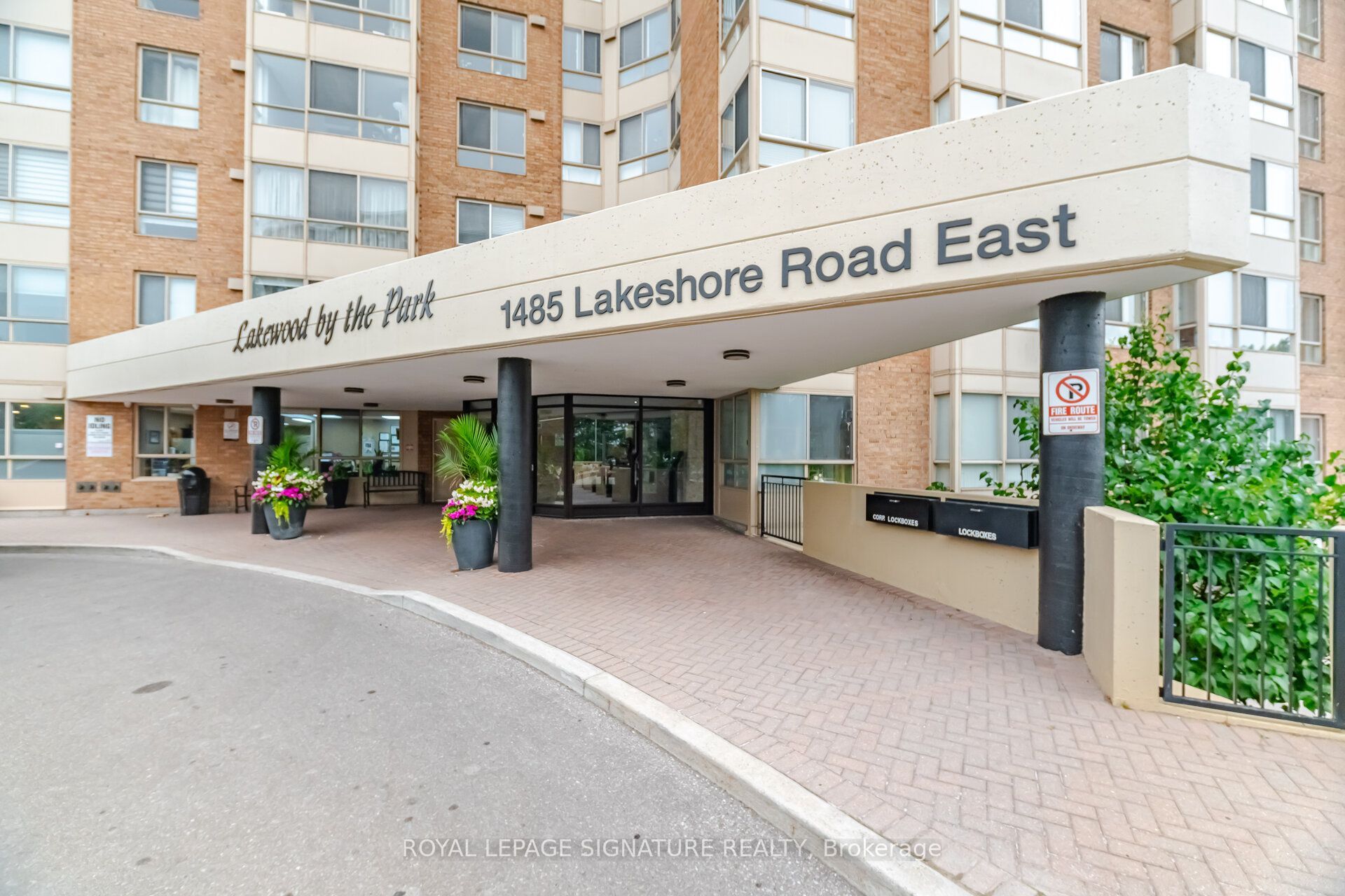 1485 Lakeshore Road E 411, Mississauga, ON L5E 3G2 photo 3