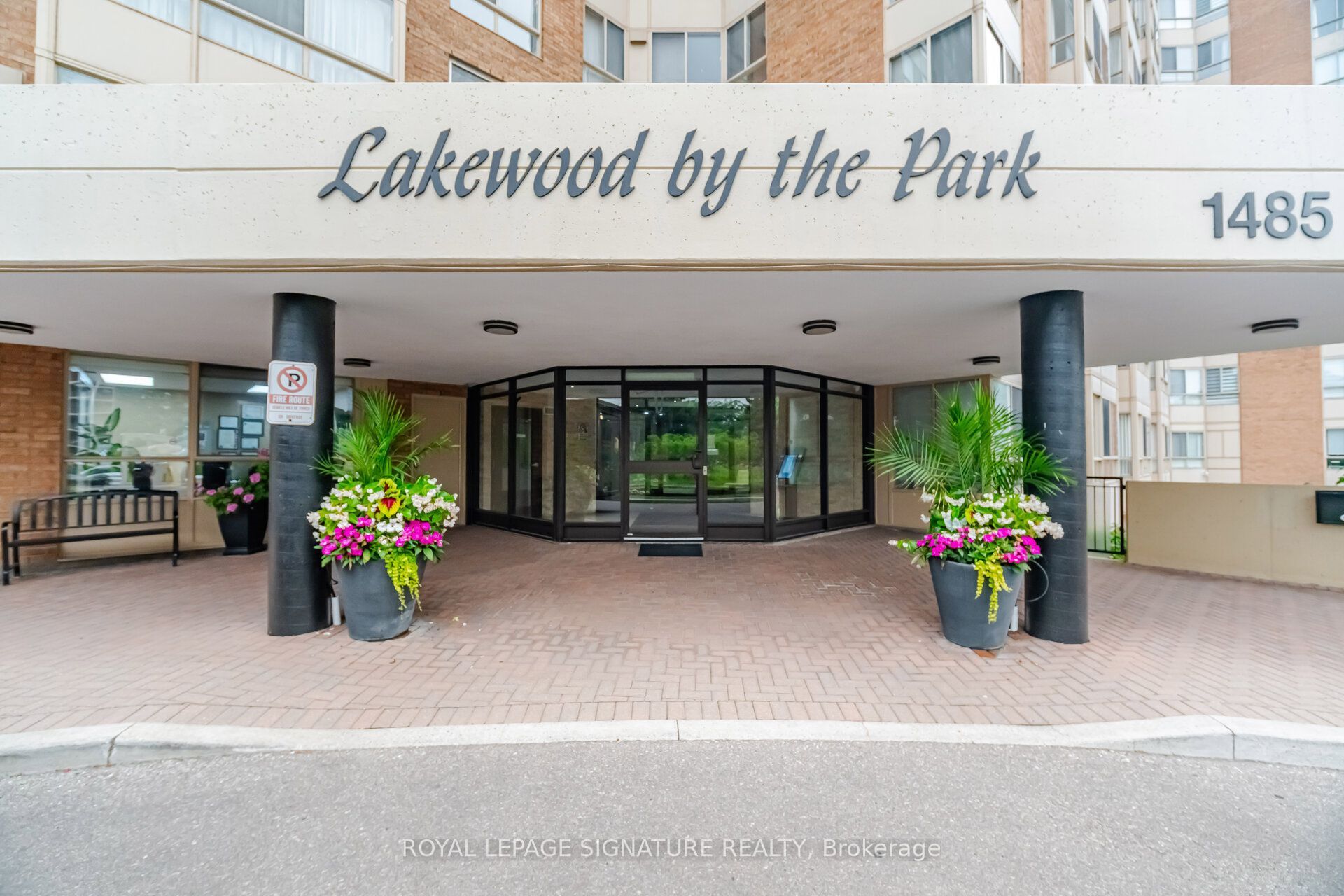 1485 Lakeshore Road E 411, Mississauga, ON L5E 3G2 photo 4