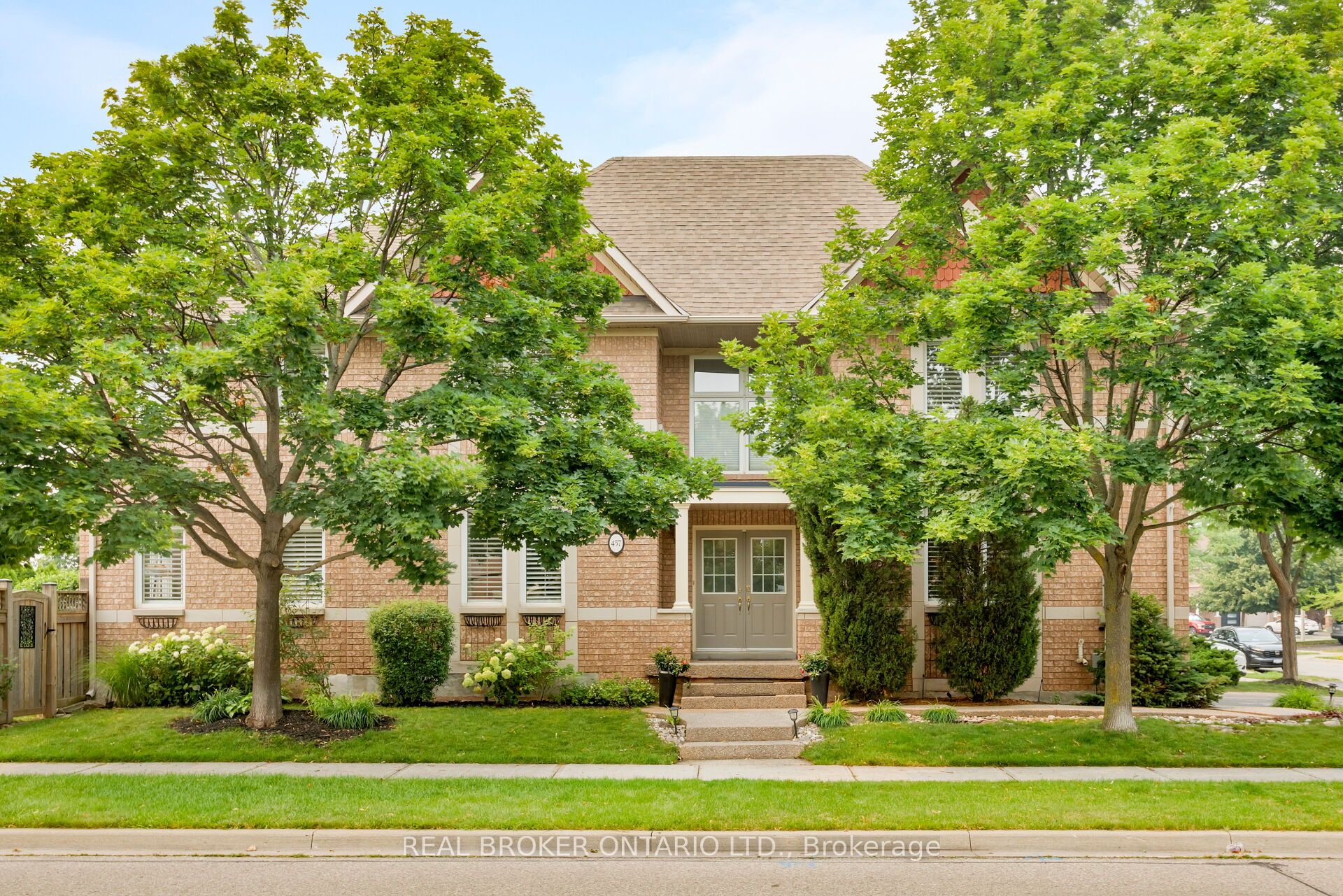 457 Ravineview Way, Oakville, ON L6H 6S8
