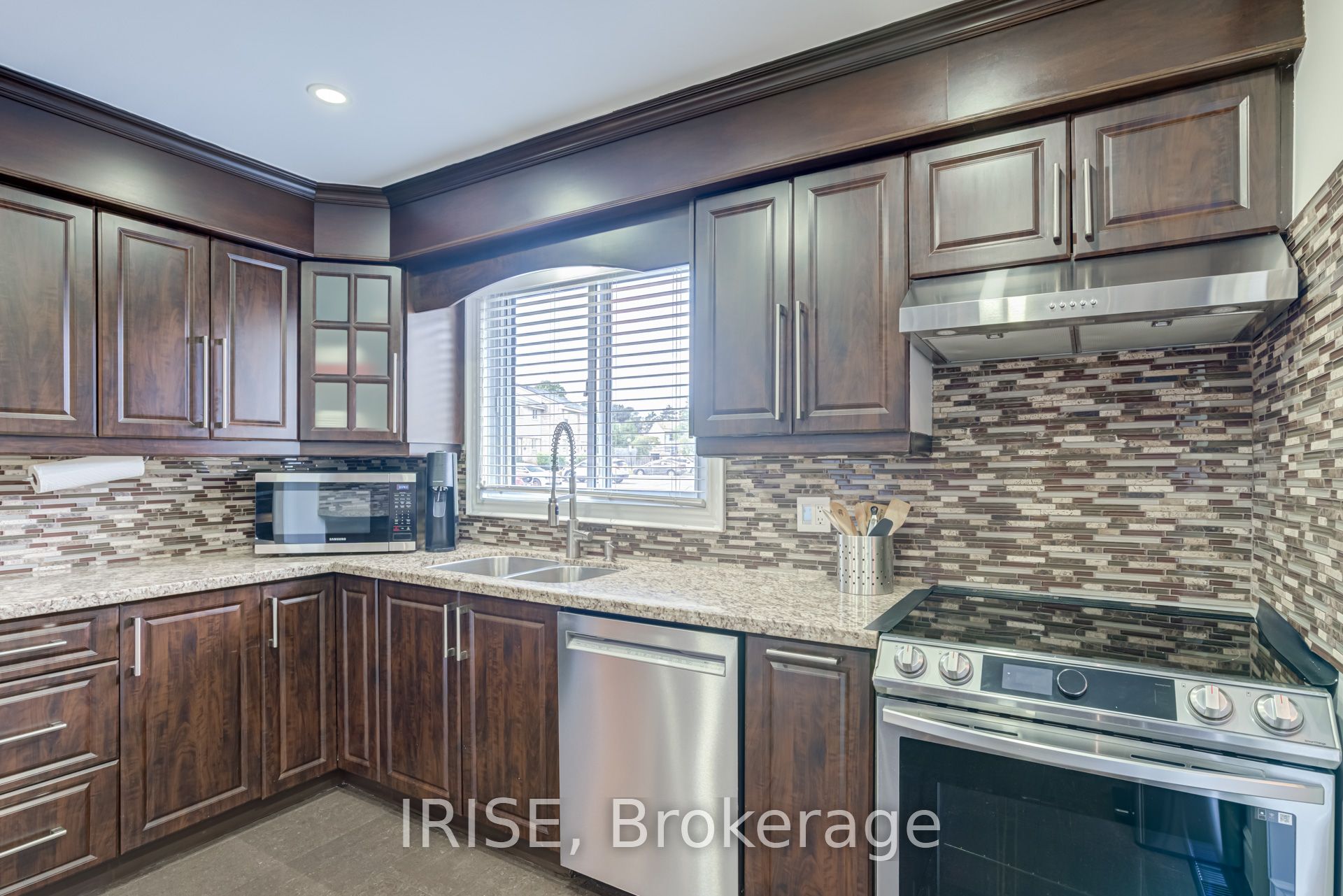 6699 Falconer Drive 83, Mississauga, ON L5N 2E3 photo 2