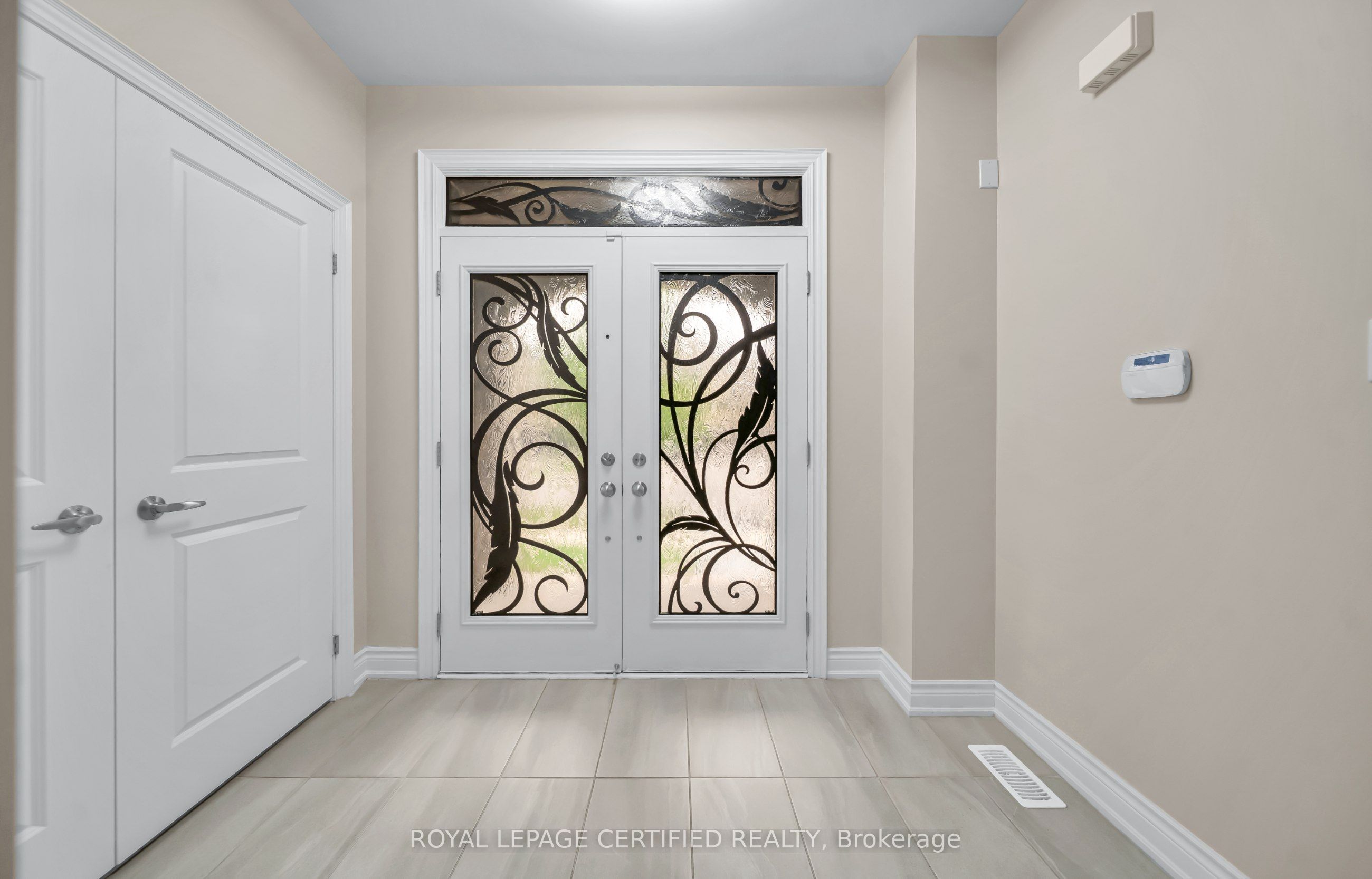 18 Vineyard Drive, Brampton, ON L6Y 2A5 photo 4