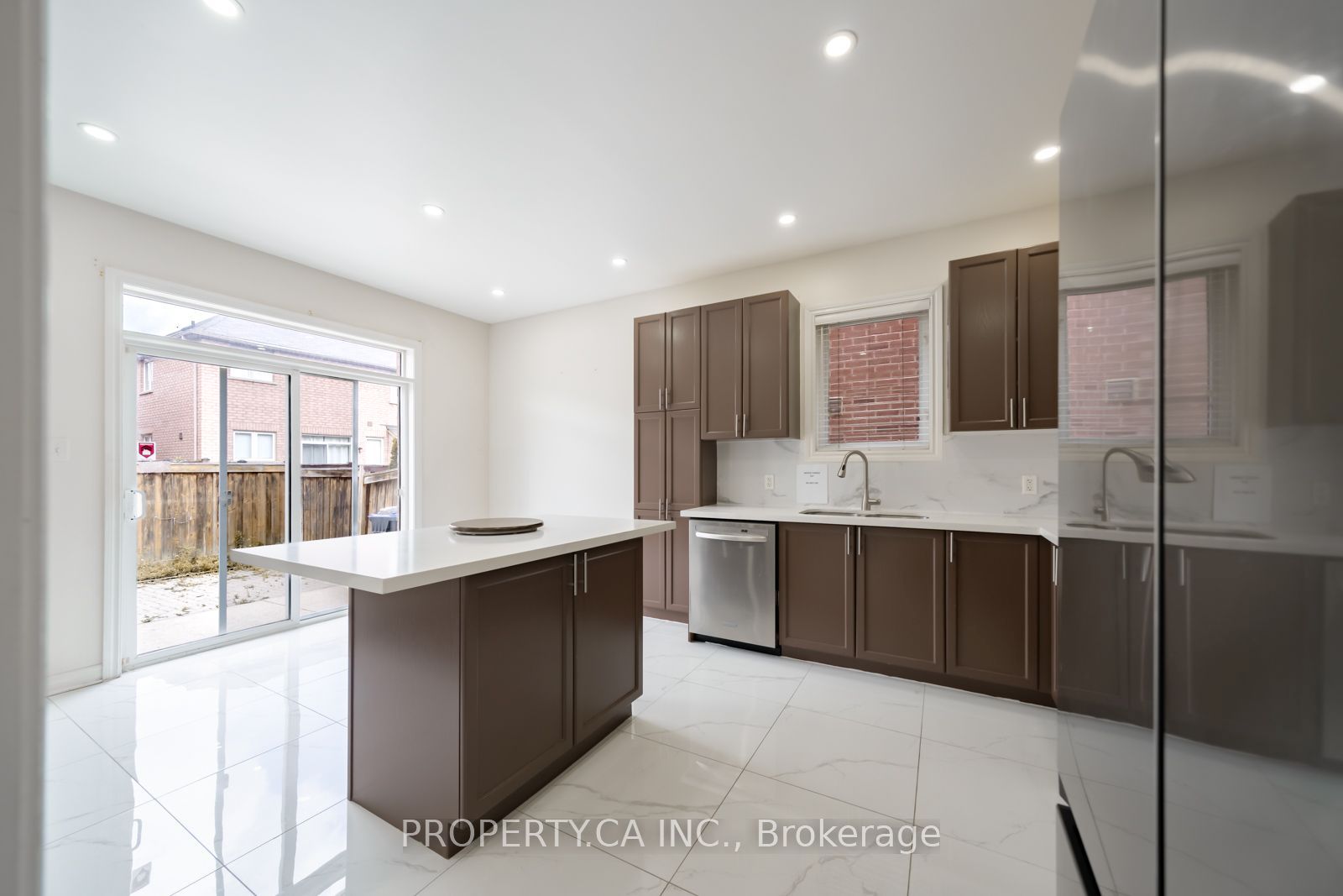 75 Iron Block Drive, Brampton, ON L7A 0K2 photo 3