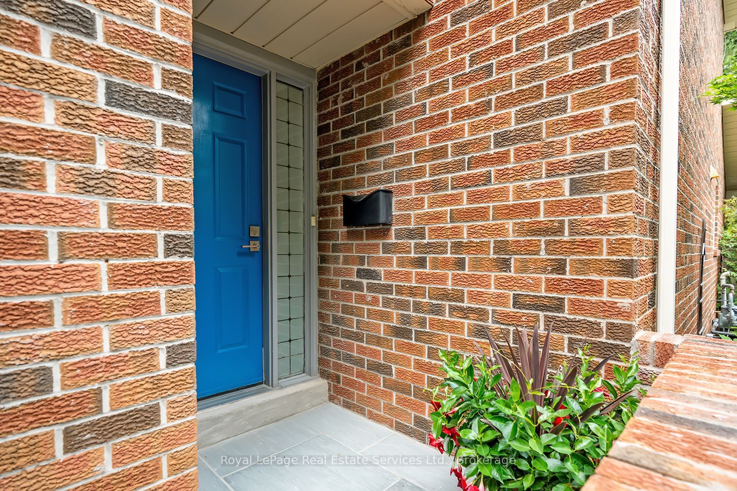 1194 Potters Wheel Crescent, Oakville, ON L6M 1J2 photo 3