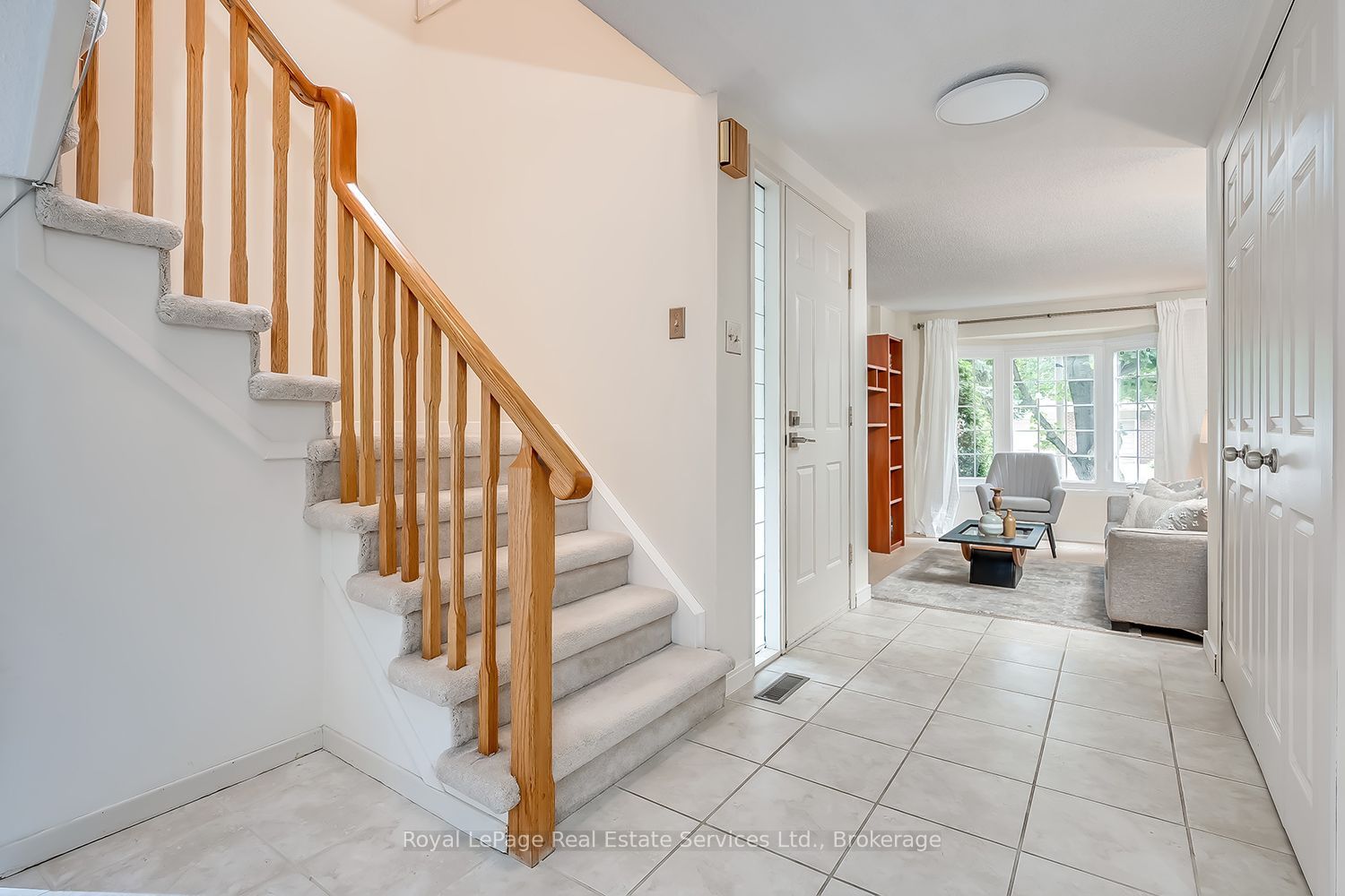 1194 Potters Wheel Crescent, Oakville, ON L6M 1J2 photo 4