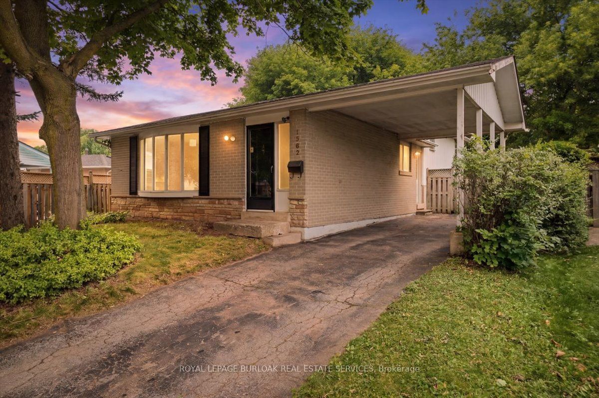 1262 Aldridge Crescent, Burlington, ON L7M 1H9 photo 2