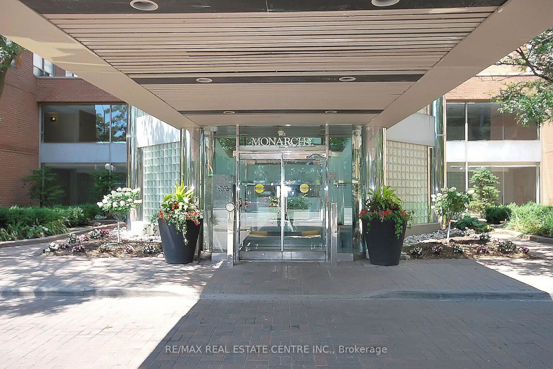 335 Webb Drive 2011, Mississauga, ON L5B 4A1 photo 2