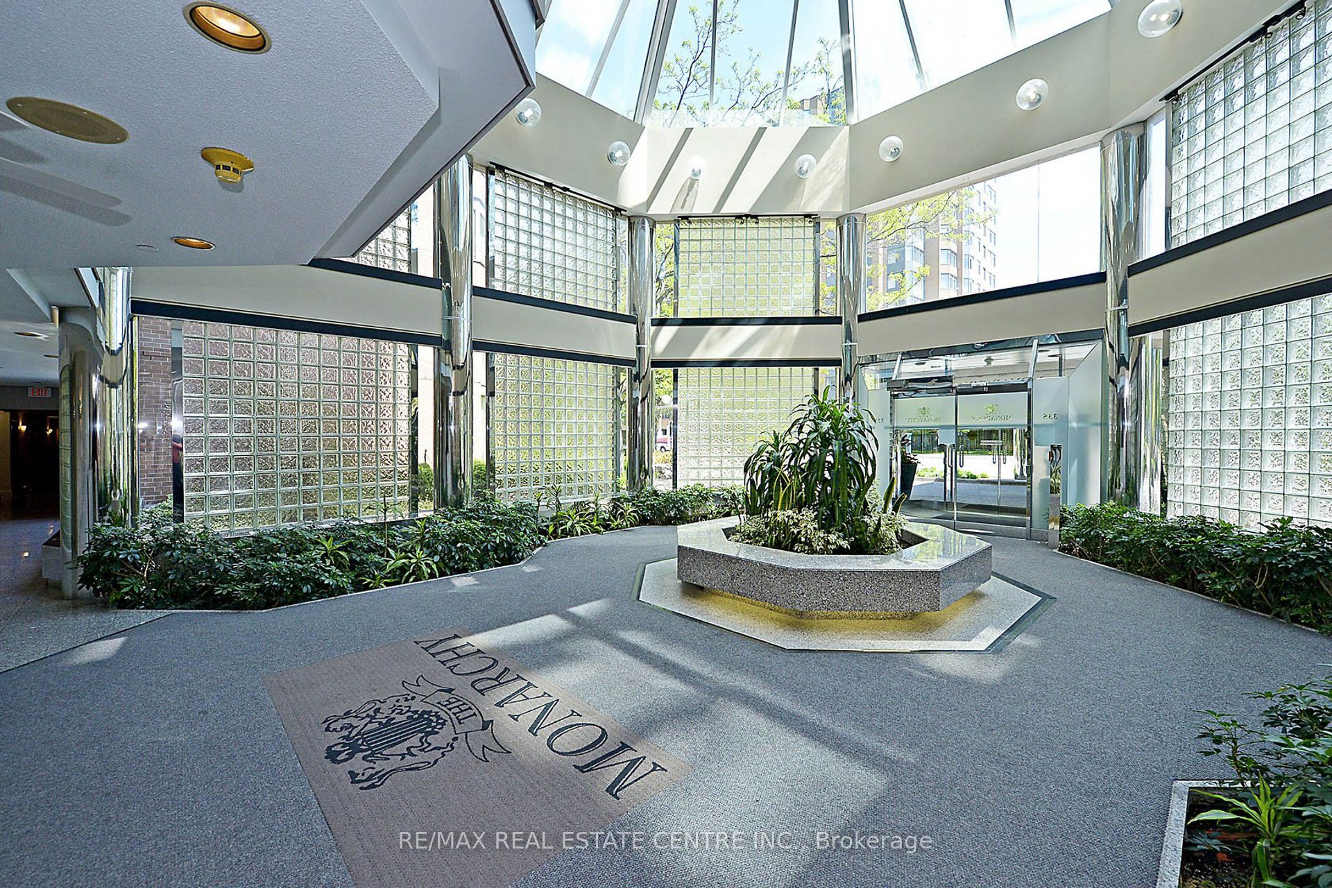 335 Webb Drive 2011, Mississauga, ON L5B 4A1 photo 3