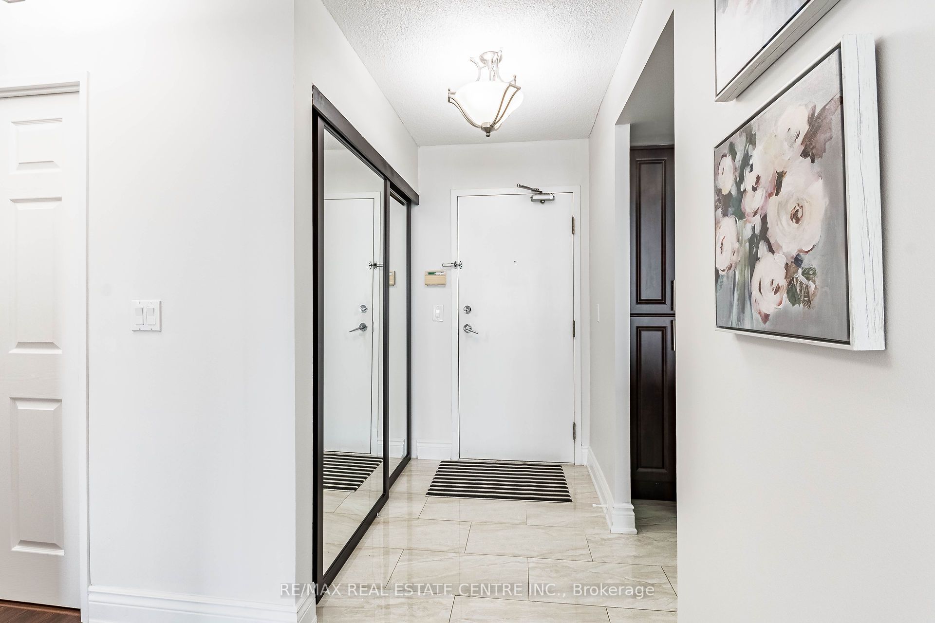 335 Webb Drive 2011, Mississauga, ON L5B 4A1 photo 4