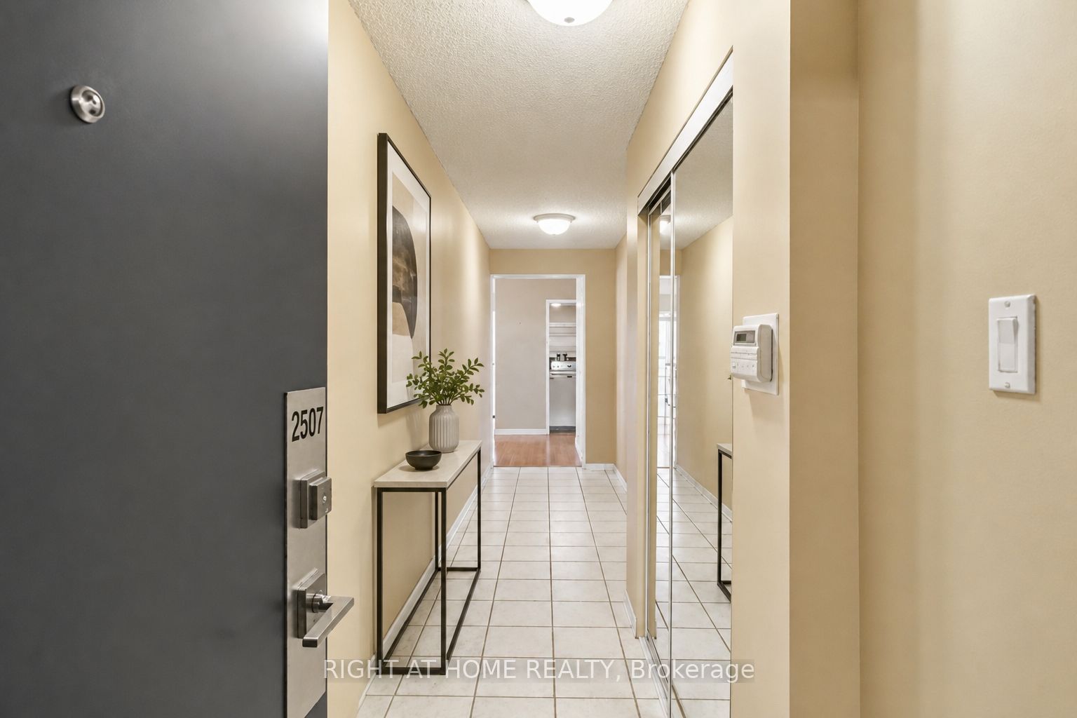 3650 Kaneff Crescent 2507, Mississauga, ON L5A 4A1 photo 4