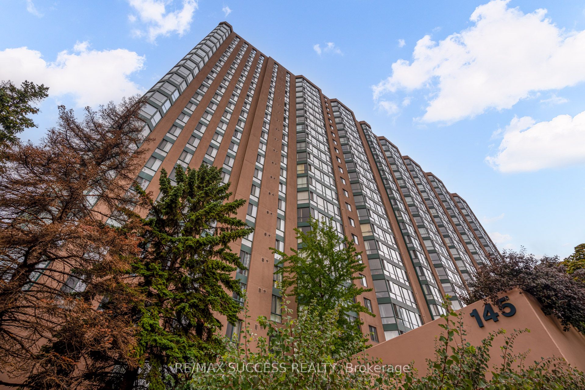 145 Hillcrest Avenue 713, Mississauga, ON L5B 3Z1 photo 5