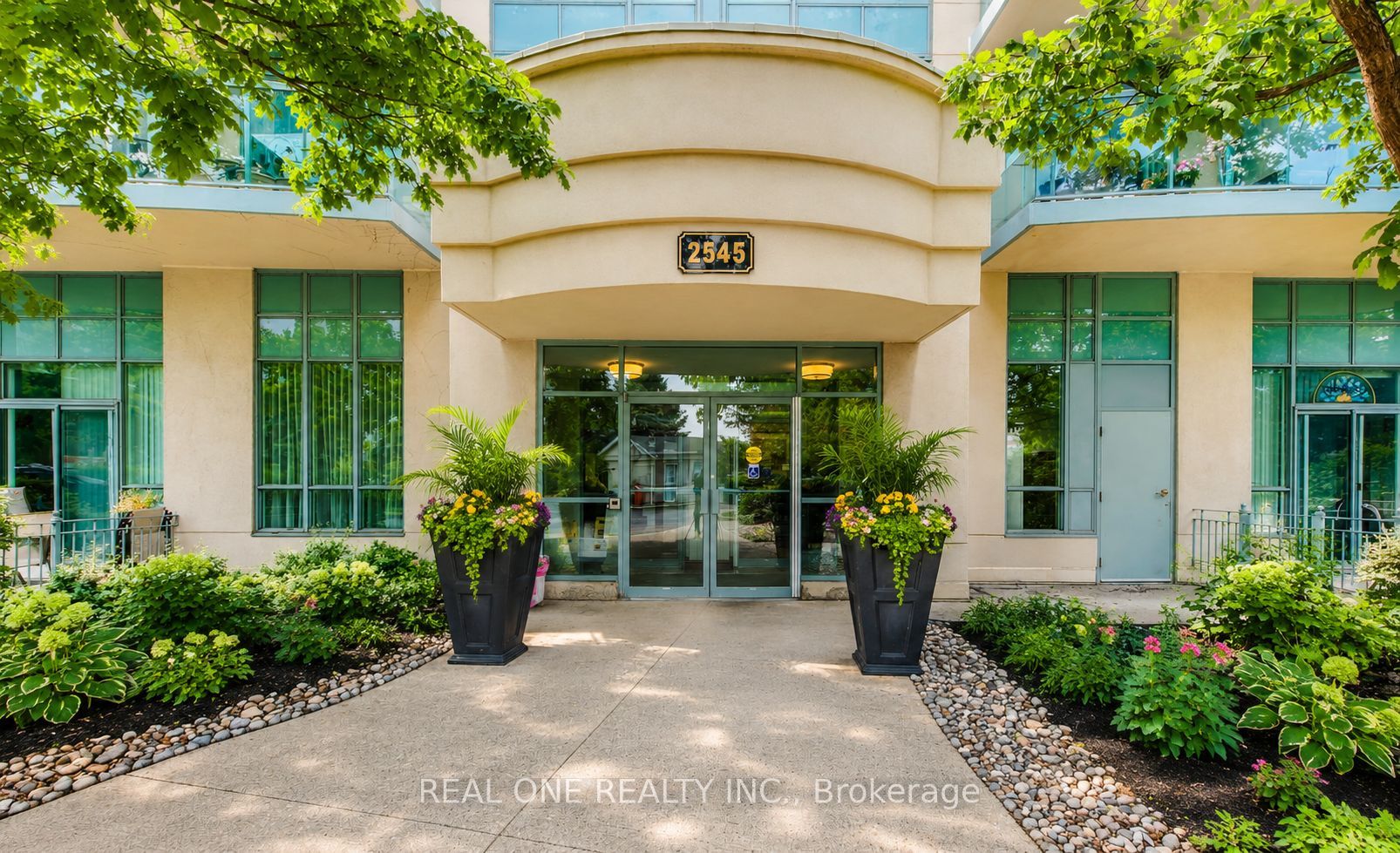 2545 Erin Centre Boulevard 1605, Mississauga, ON L5M 6Z9 photo 2