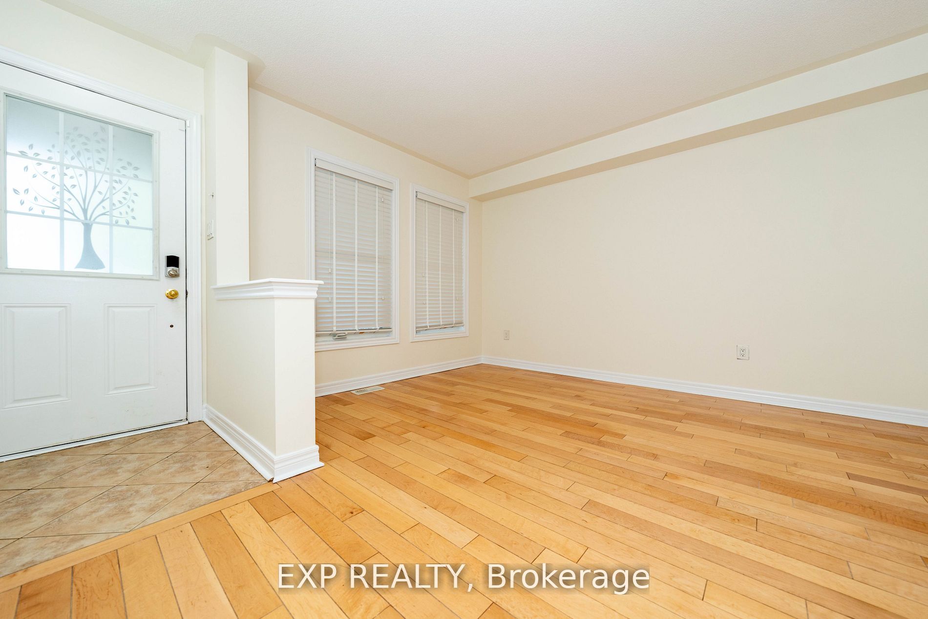 272 Duncan Lane Main & Upper, Milton, ON L9T 7A8 photo 3