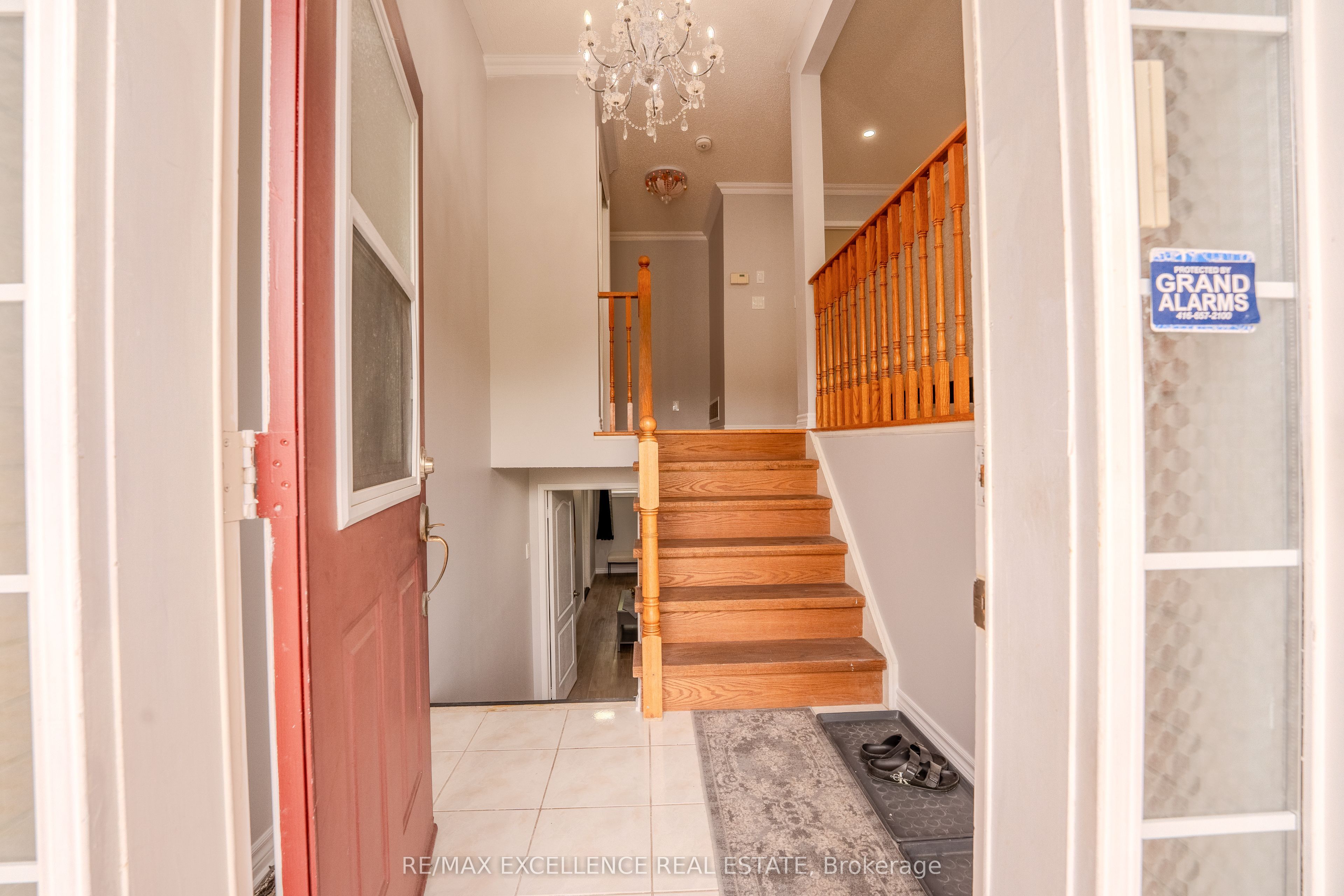 48 Ridgemore Crescent, Brampton, ON L7A 2L4 photo 2