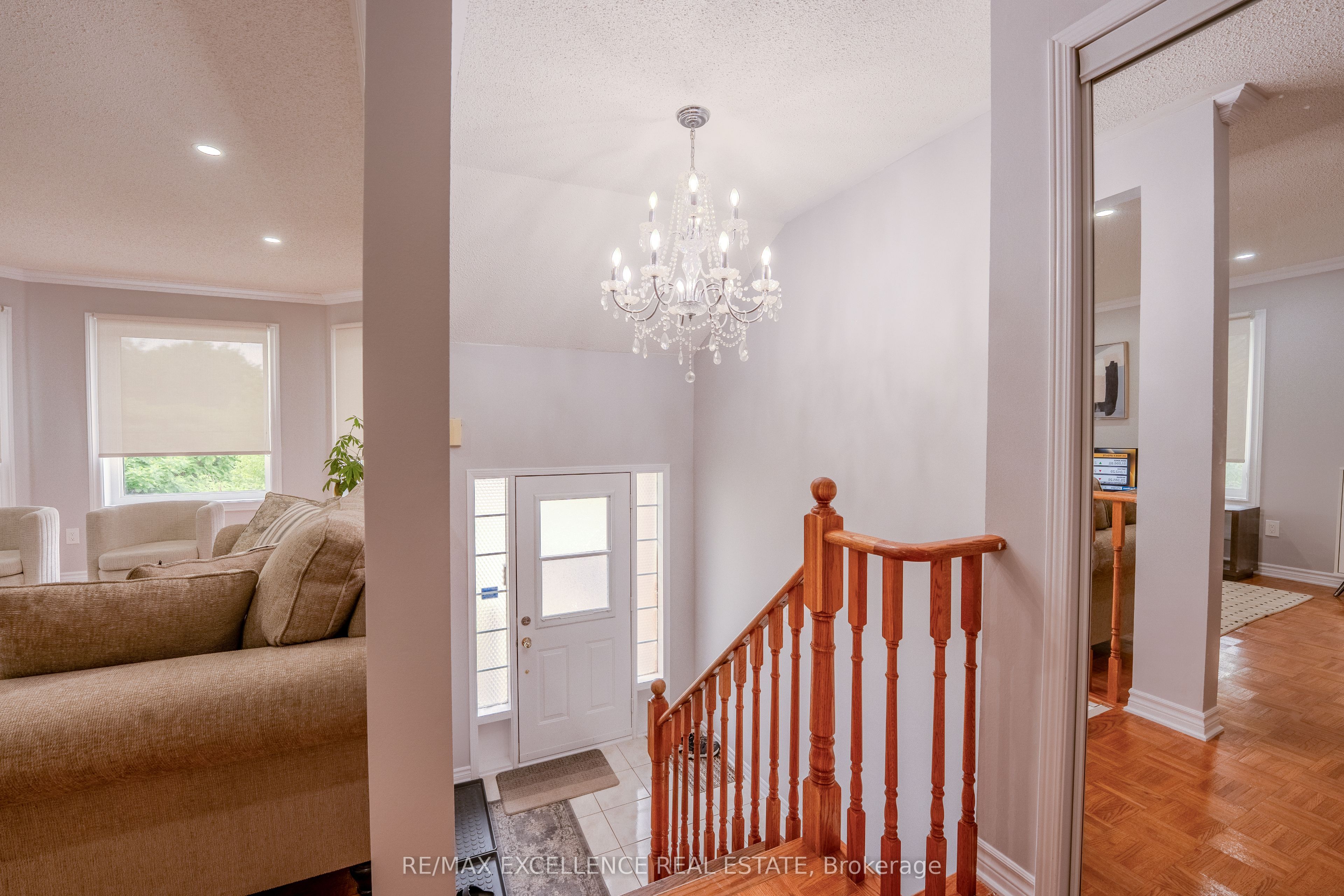 48 Ridgemore Crescent, Brampton, ON L7A 2L4 photo 3