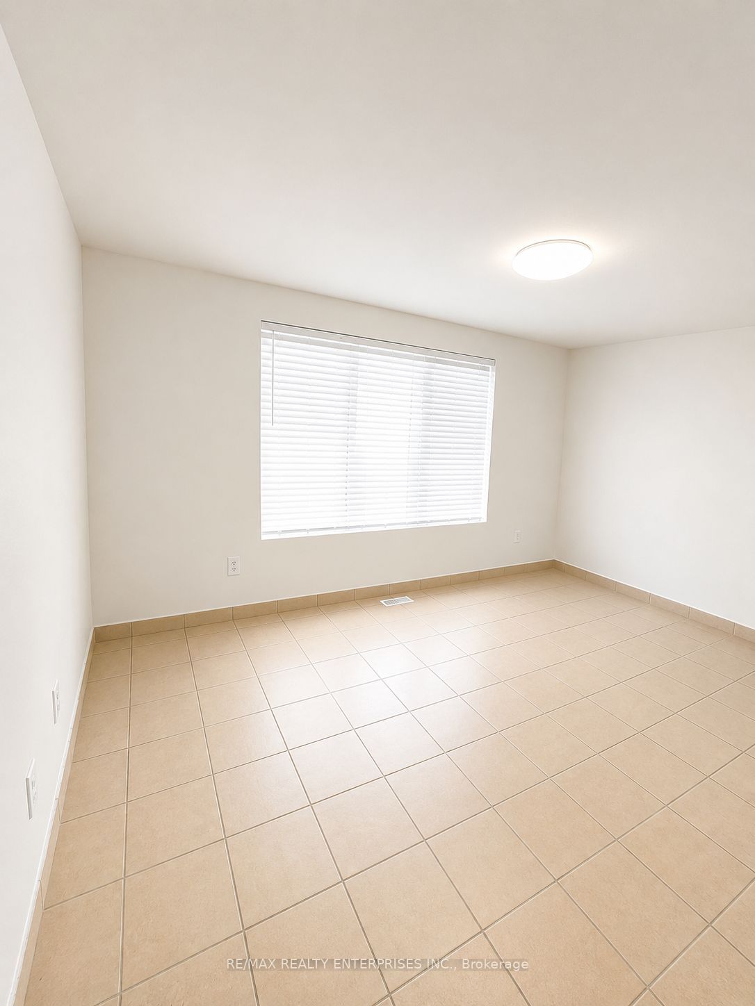 1136 Dufferin Street 2, Toronto, ON M6H 4B6 photo 4