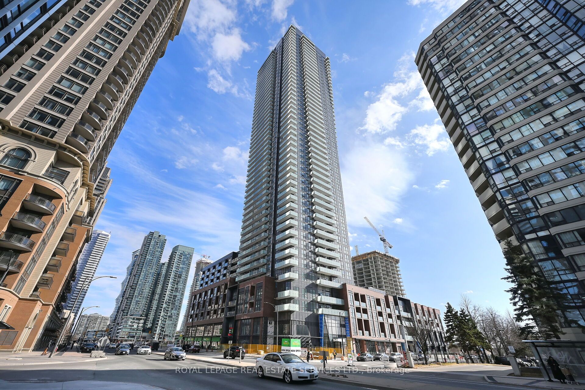 430 Square One Drive 312, Mississauga, ON L5B 0L6 photo 2