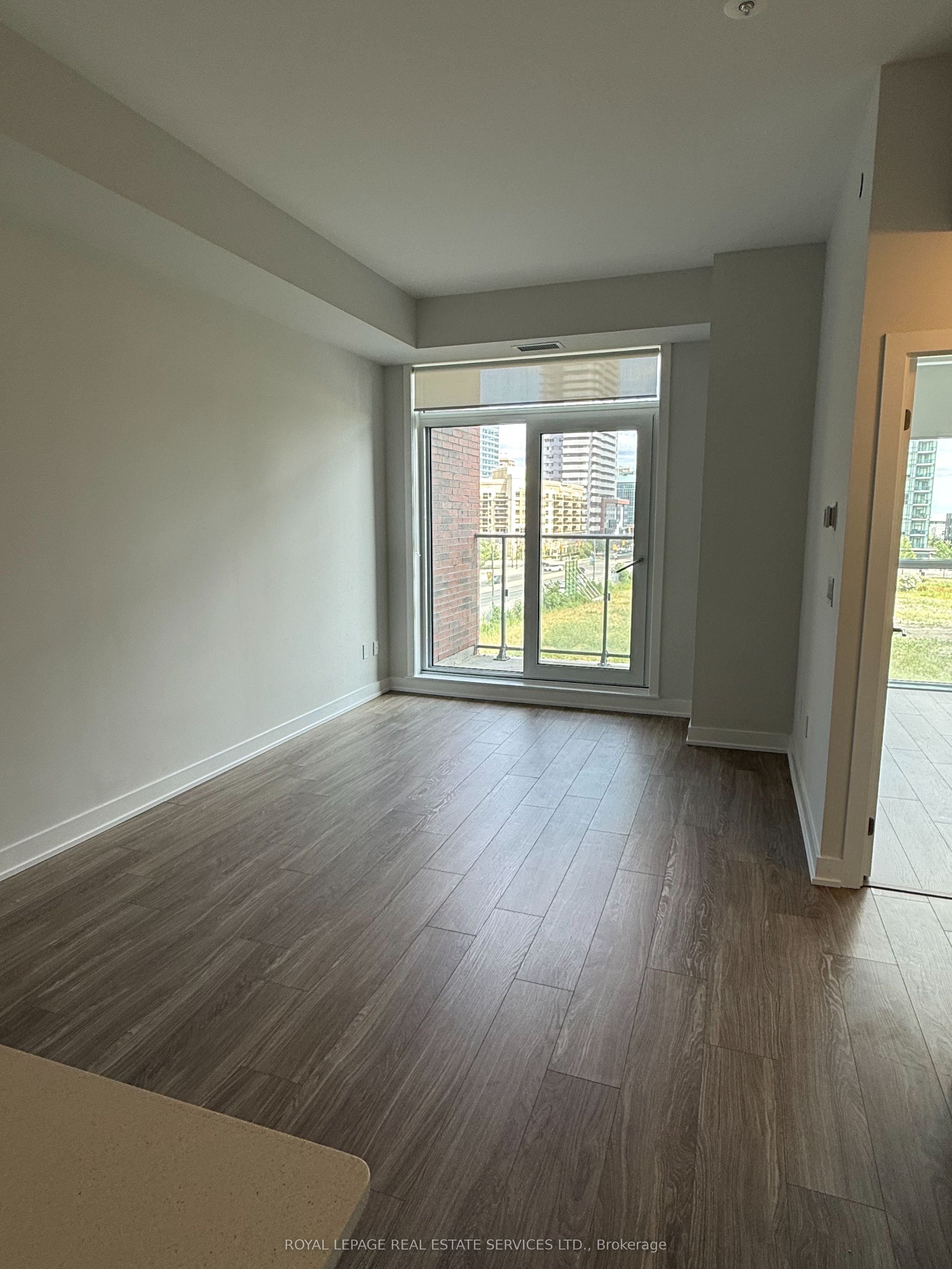 430 Square One Drive 312, Mississauga, ON L5B 0L6 photo 3