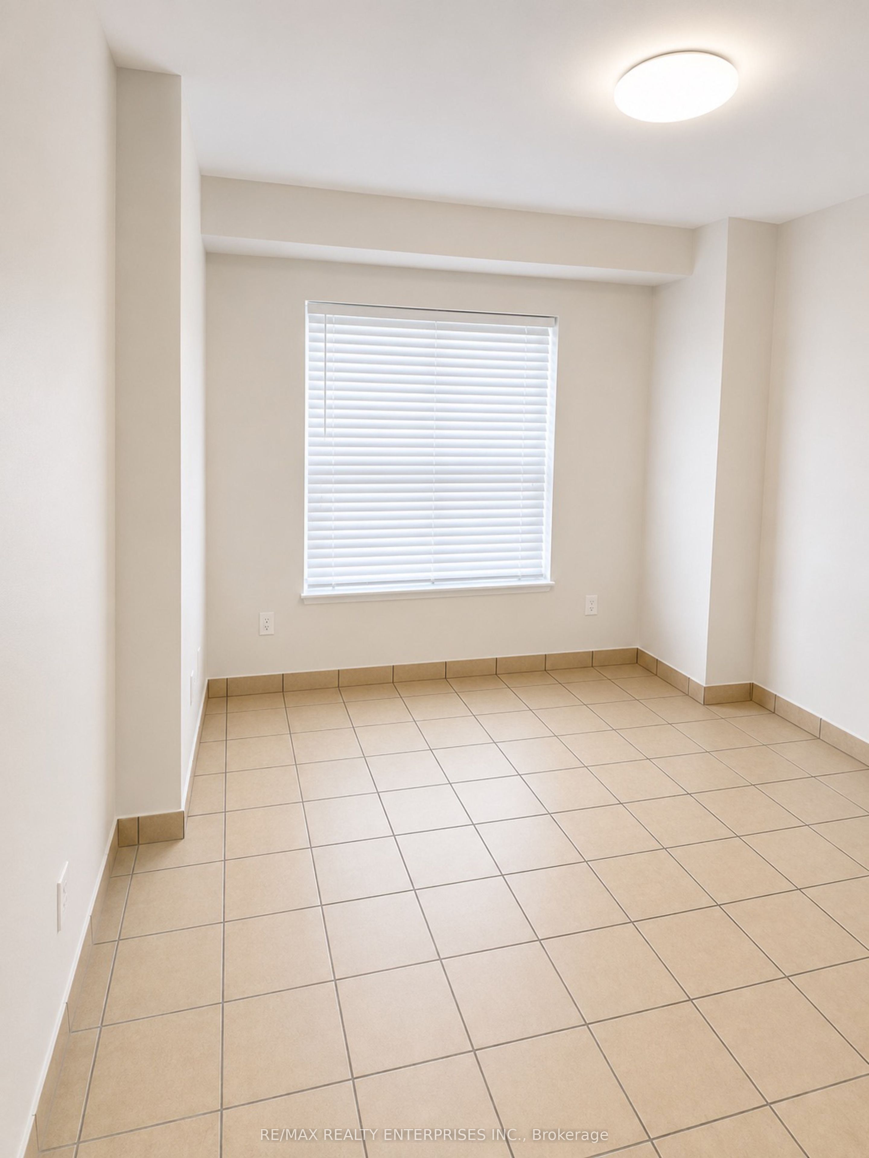 1136 Dufferin Street Main, Toronto, ON M6H 4B6 photo 3